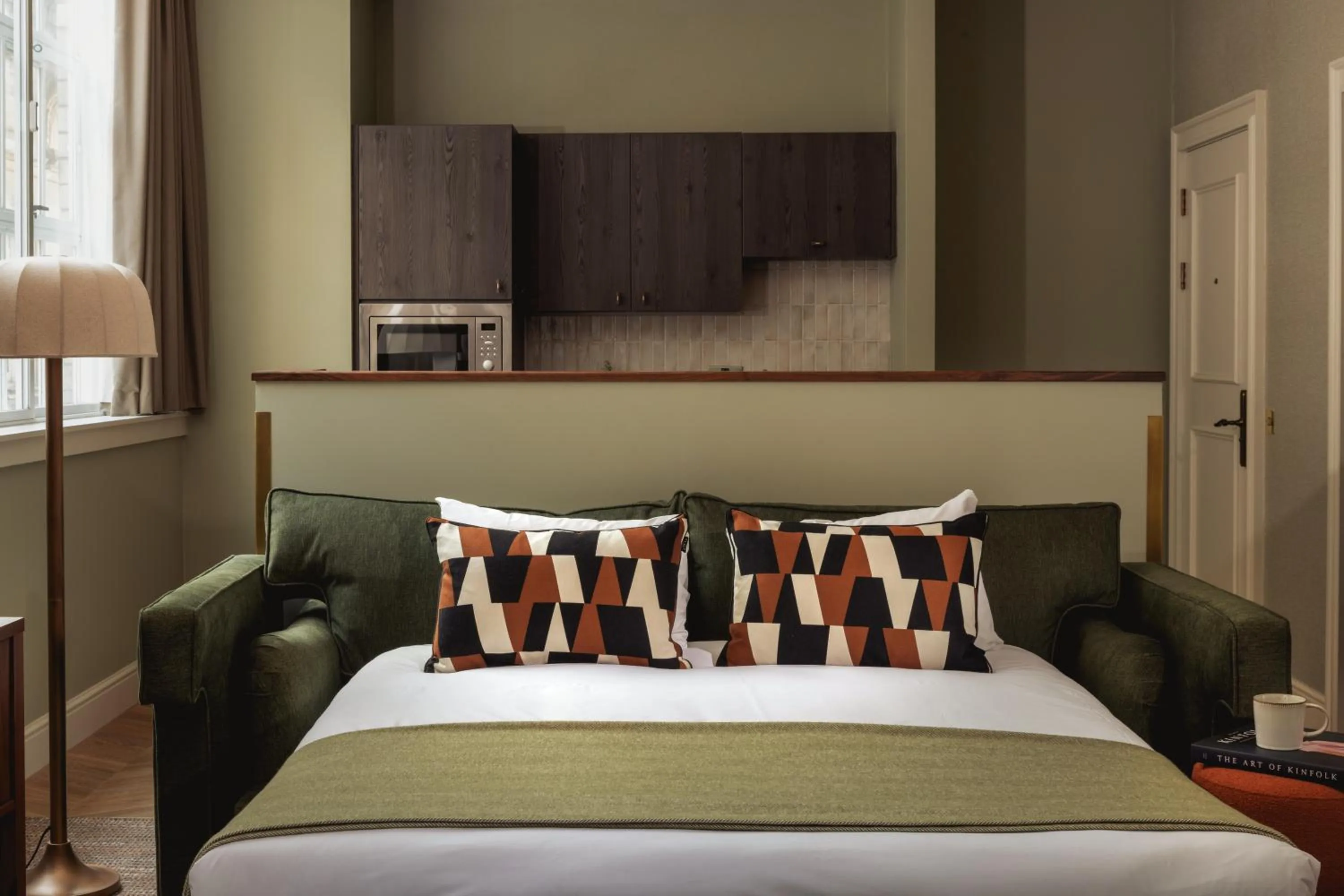 Bed in Native Glasgow