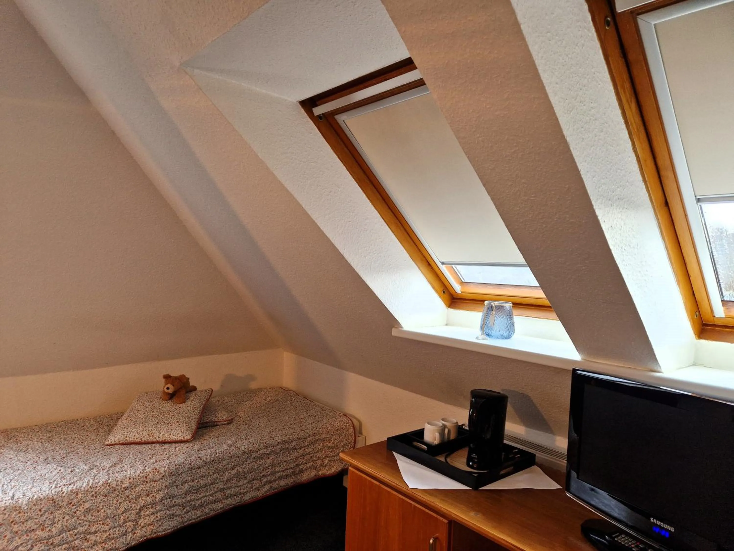 Photo of the whole room, Bed in Hotel Fährhaus Niederkleveez