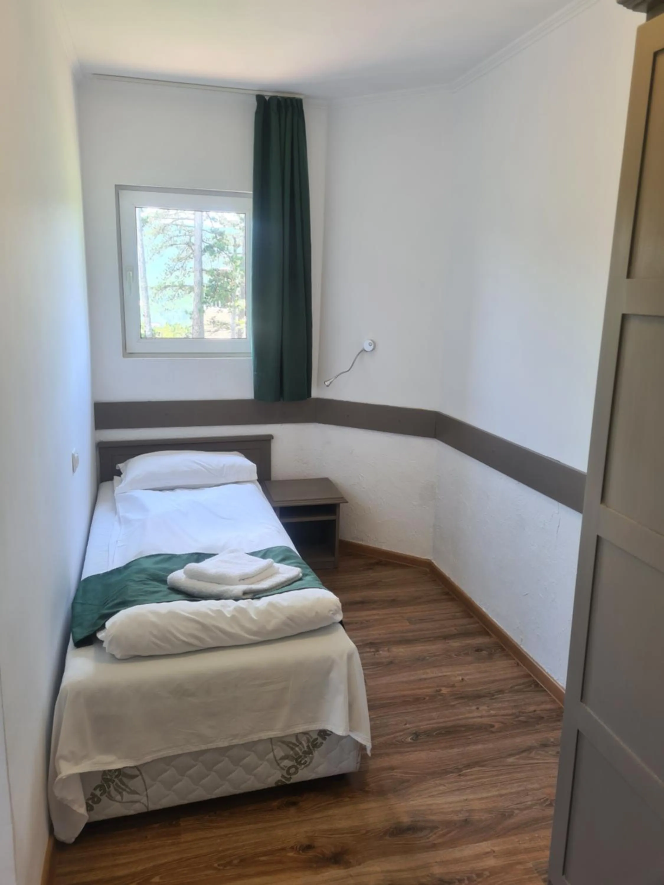 Bed in Complex Brashlyan