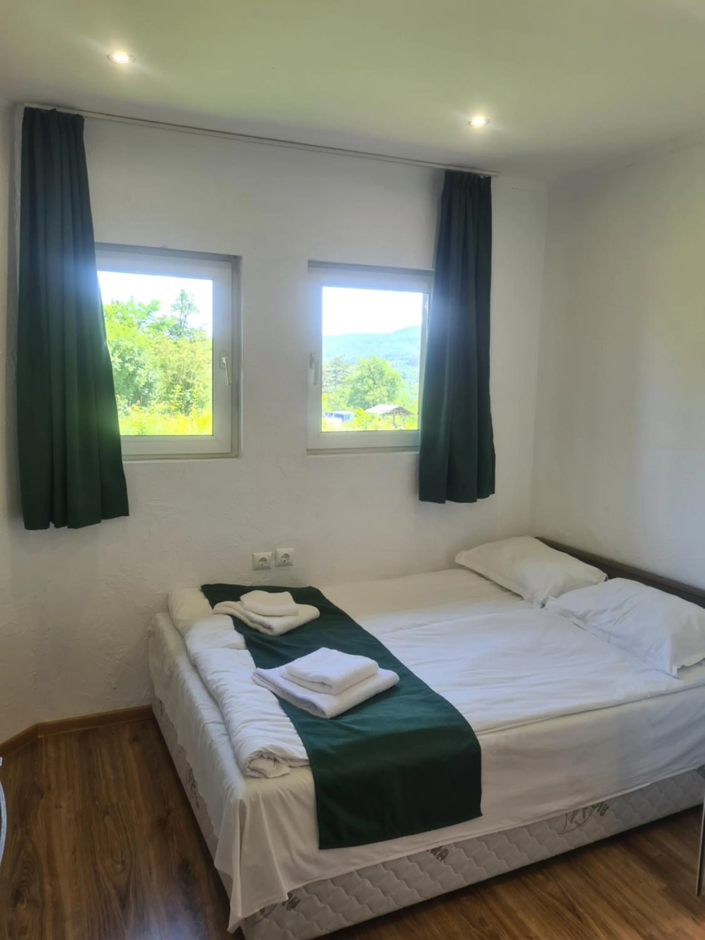 Bed in Complex Brashlyan