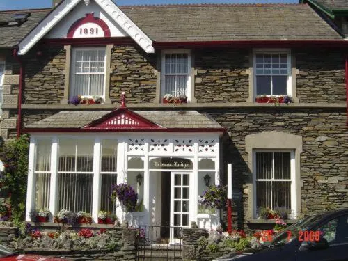 Facade/entrance in Briscoe Lodge