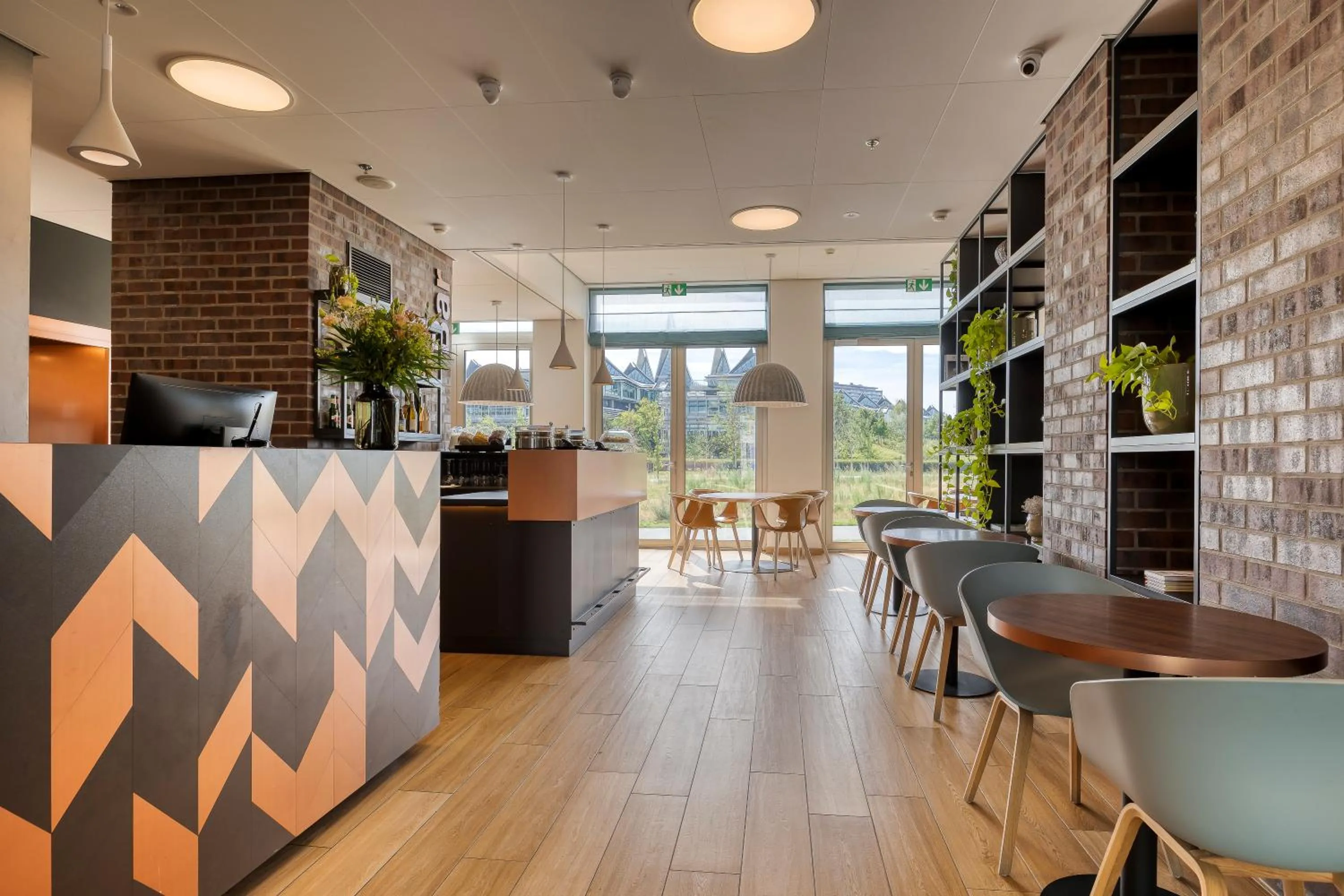 Lobby or reception in B&B HOTEL Antwerpen Zuid