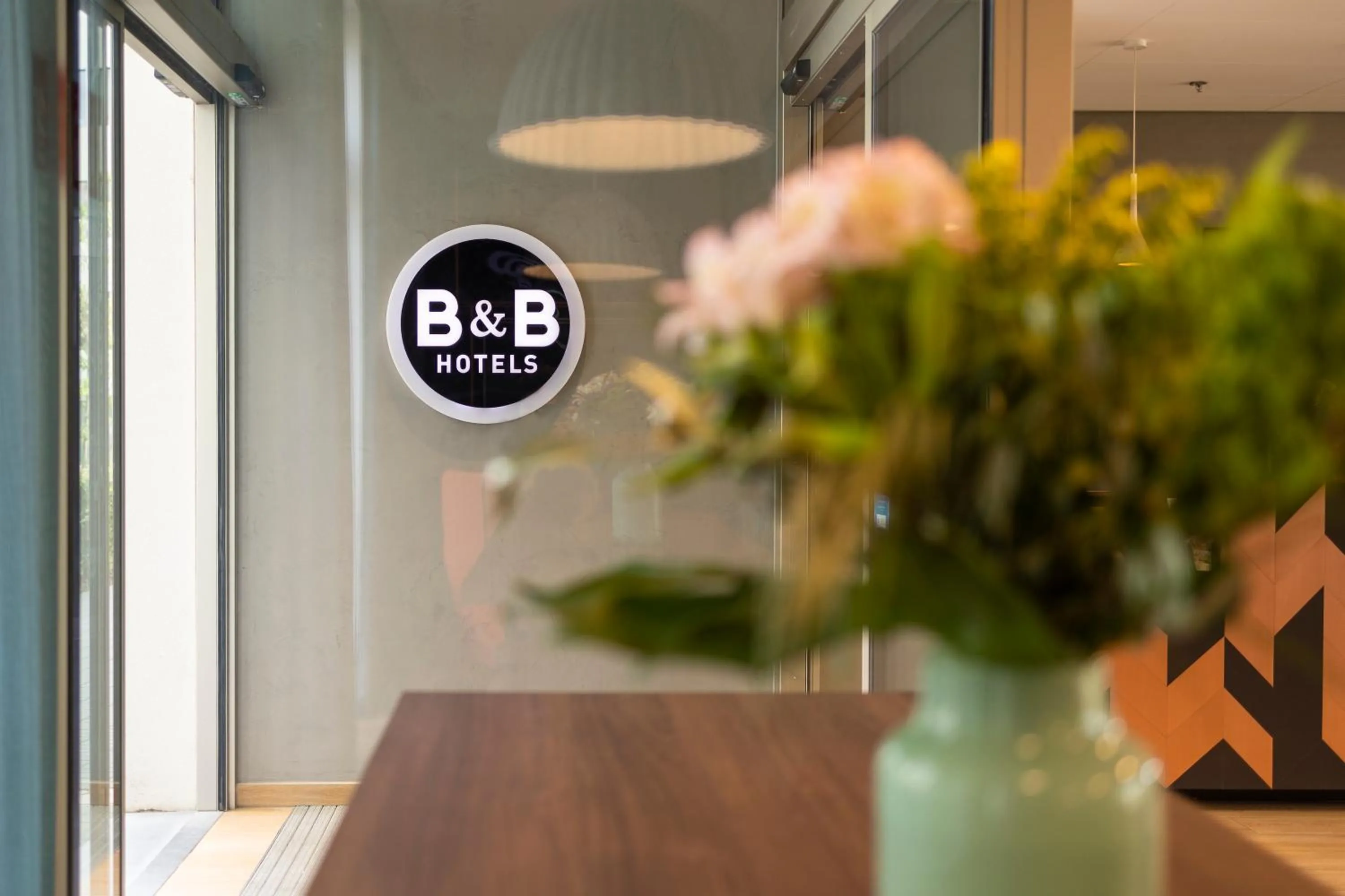 Lobby or reception in B&B HOTEL Antwerpen Zuid
