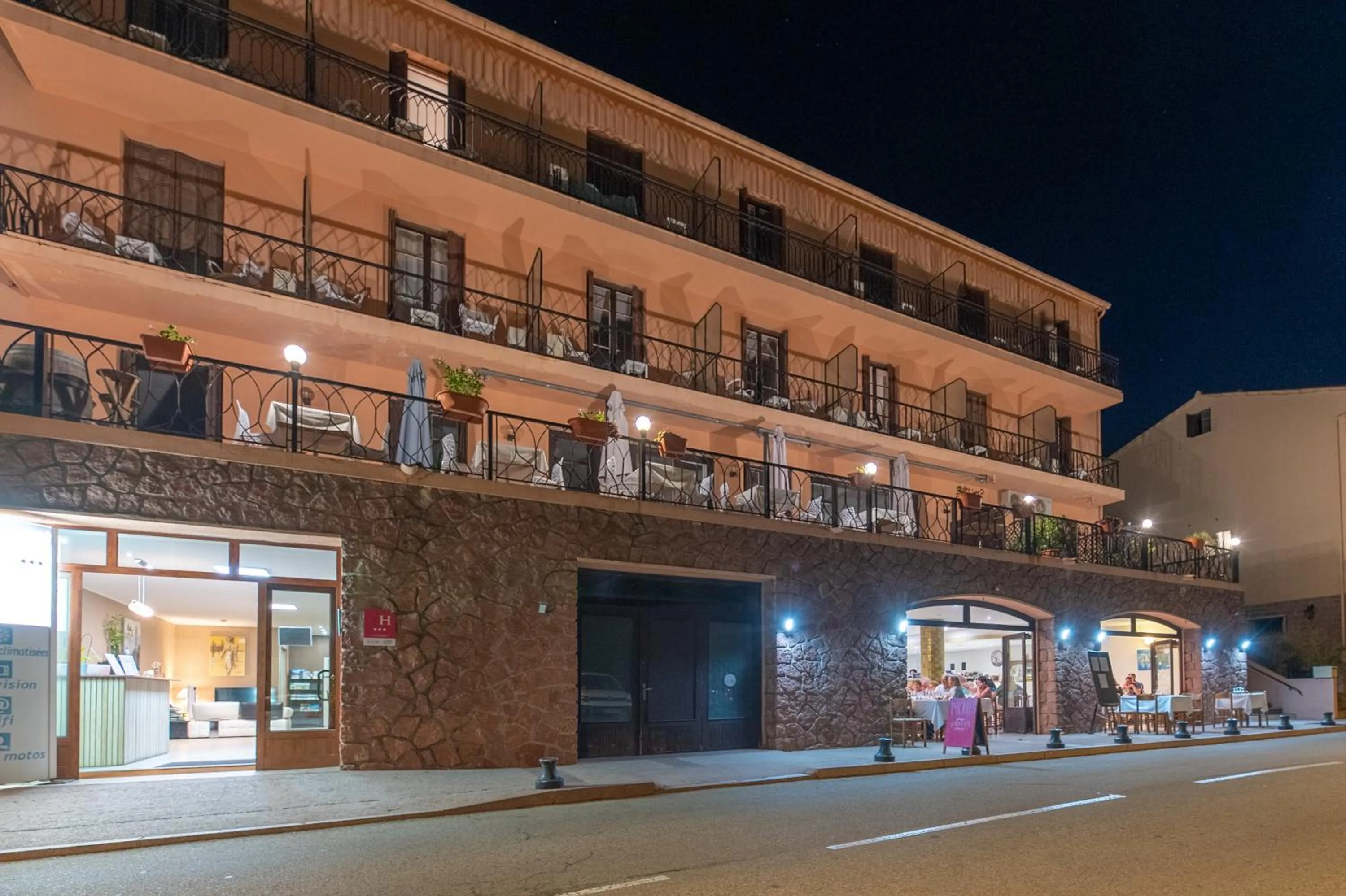 Property building in Le Vaita