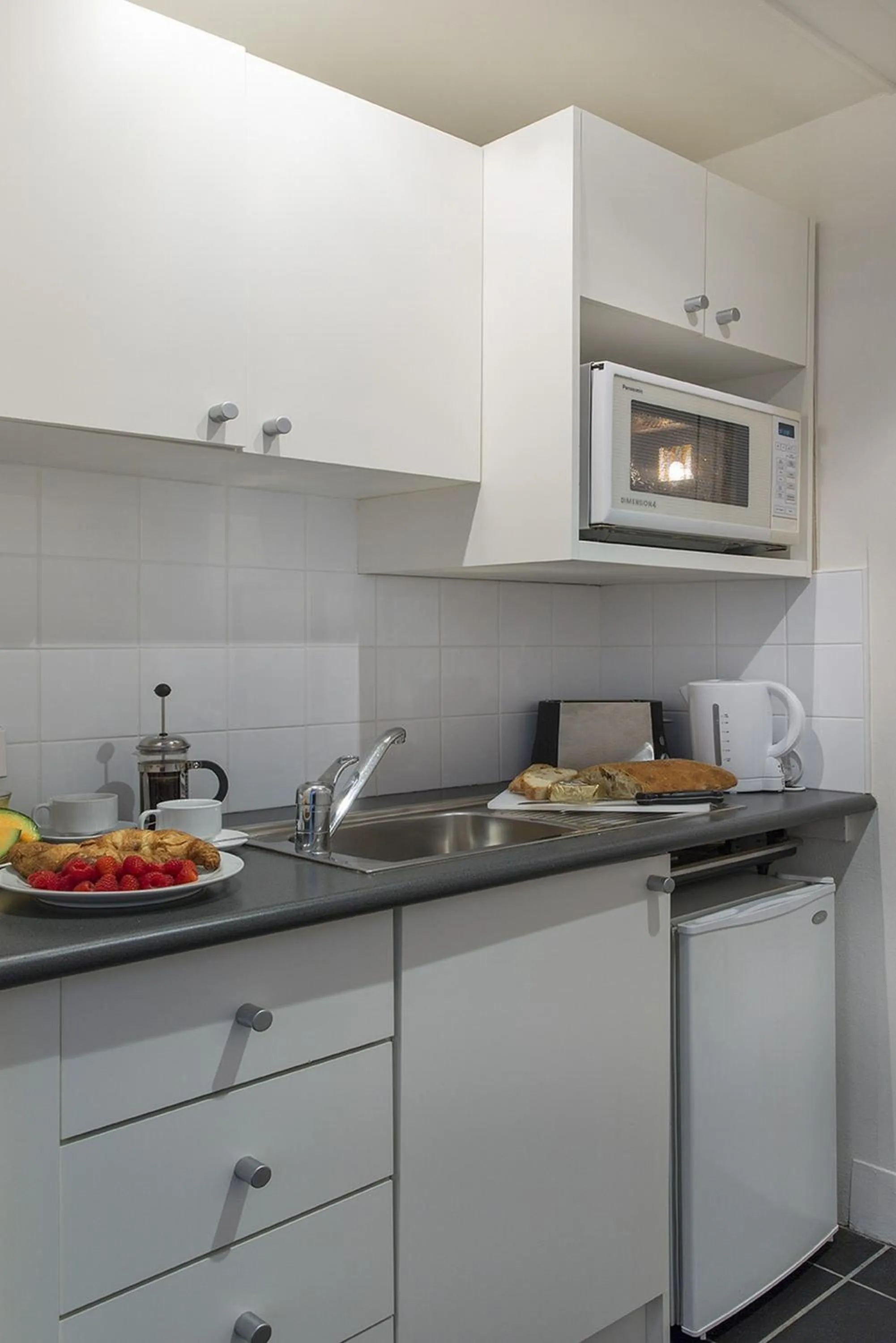 Coffee/tea facilities in Macleay Hotel