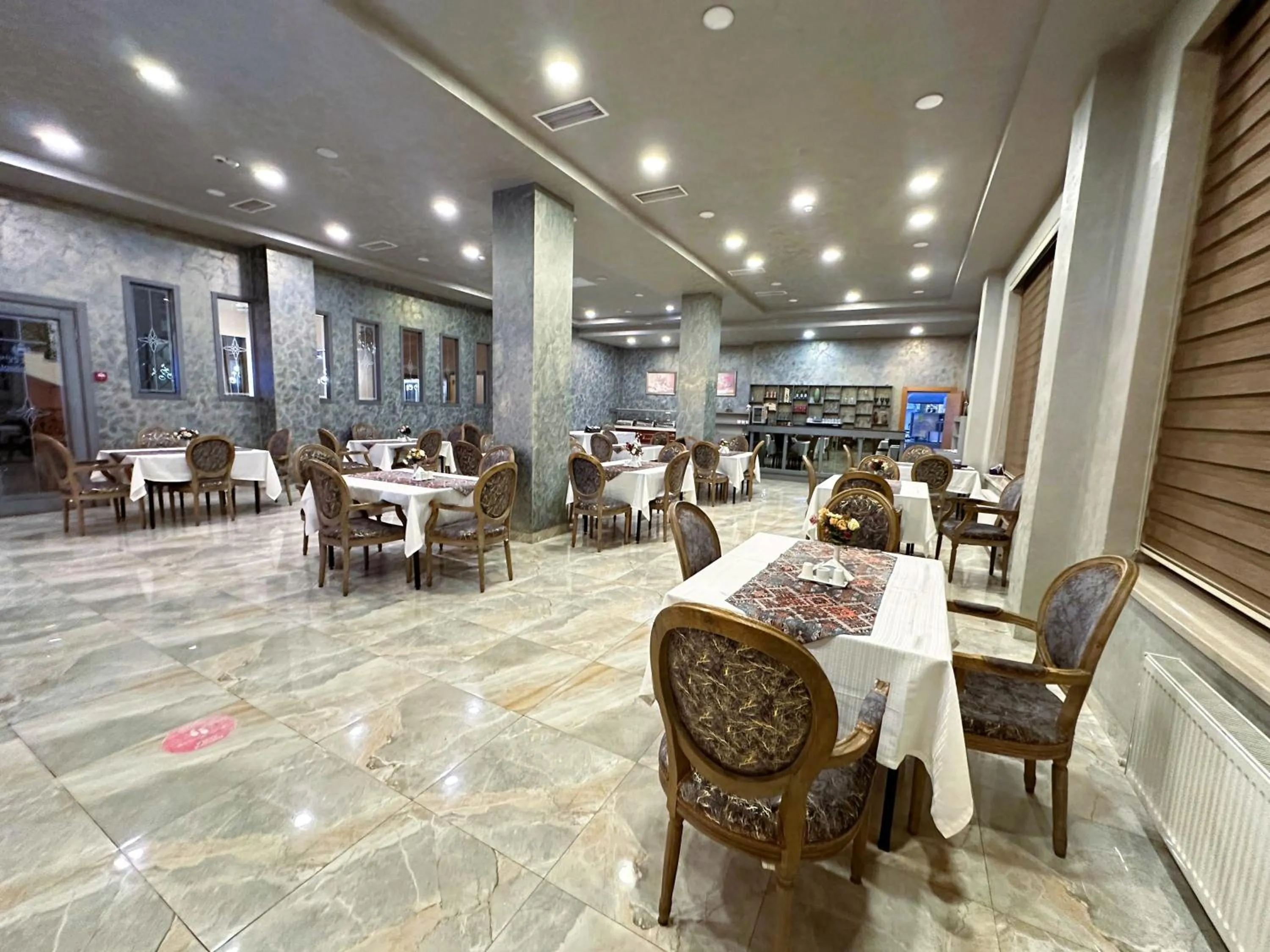 Restaurant/places to eat in GM City Hotel Baku