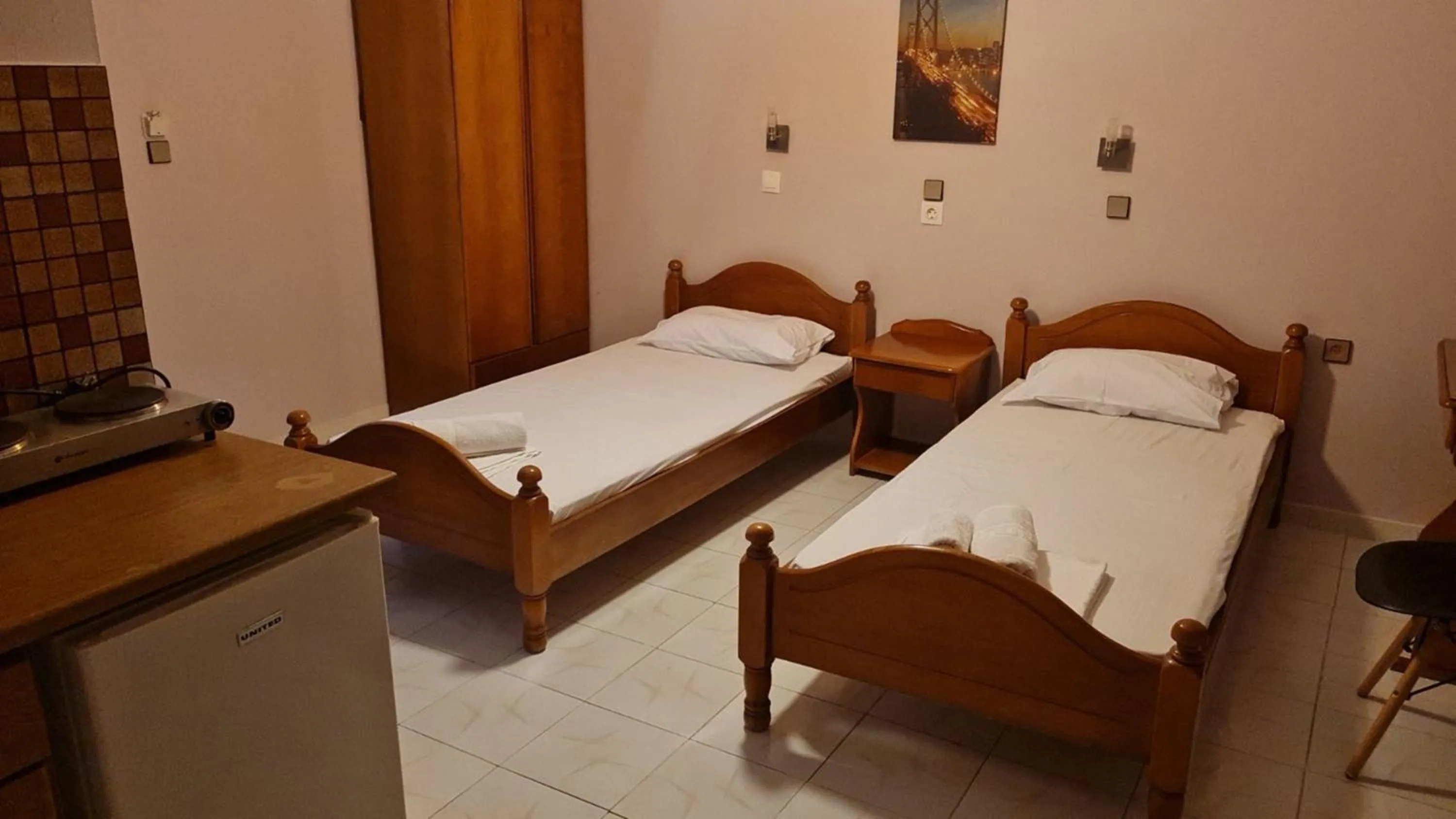 Bed in Garden City Image