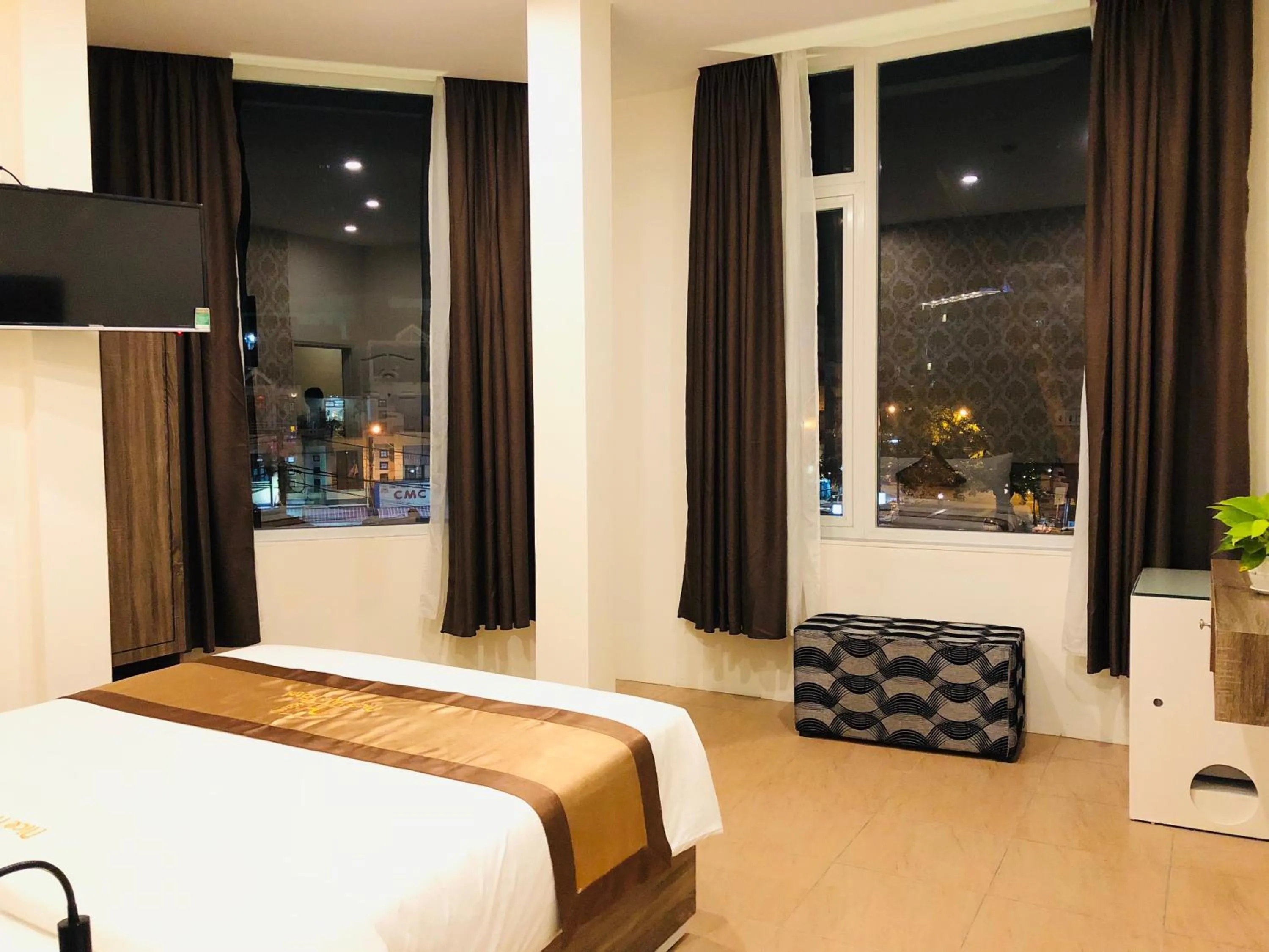 View (from property/room), Bed in Nice Hue Hotel