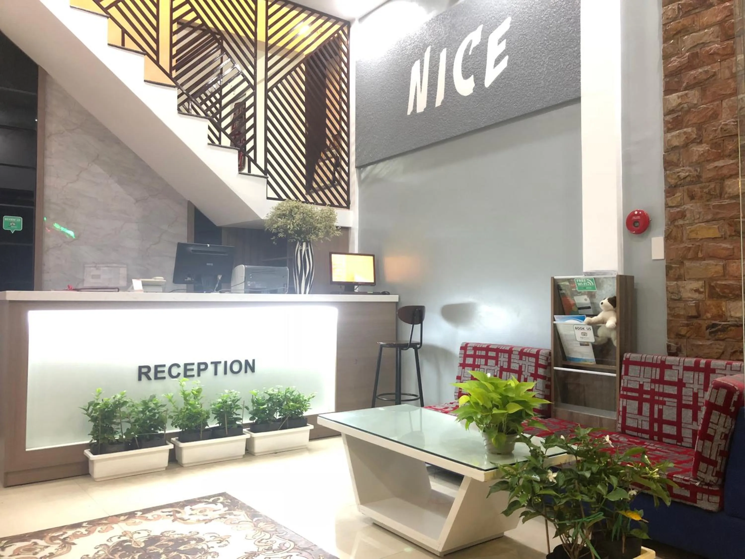 Lobby or reception in Nice Hue Hotel