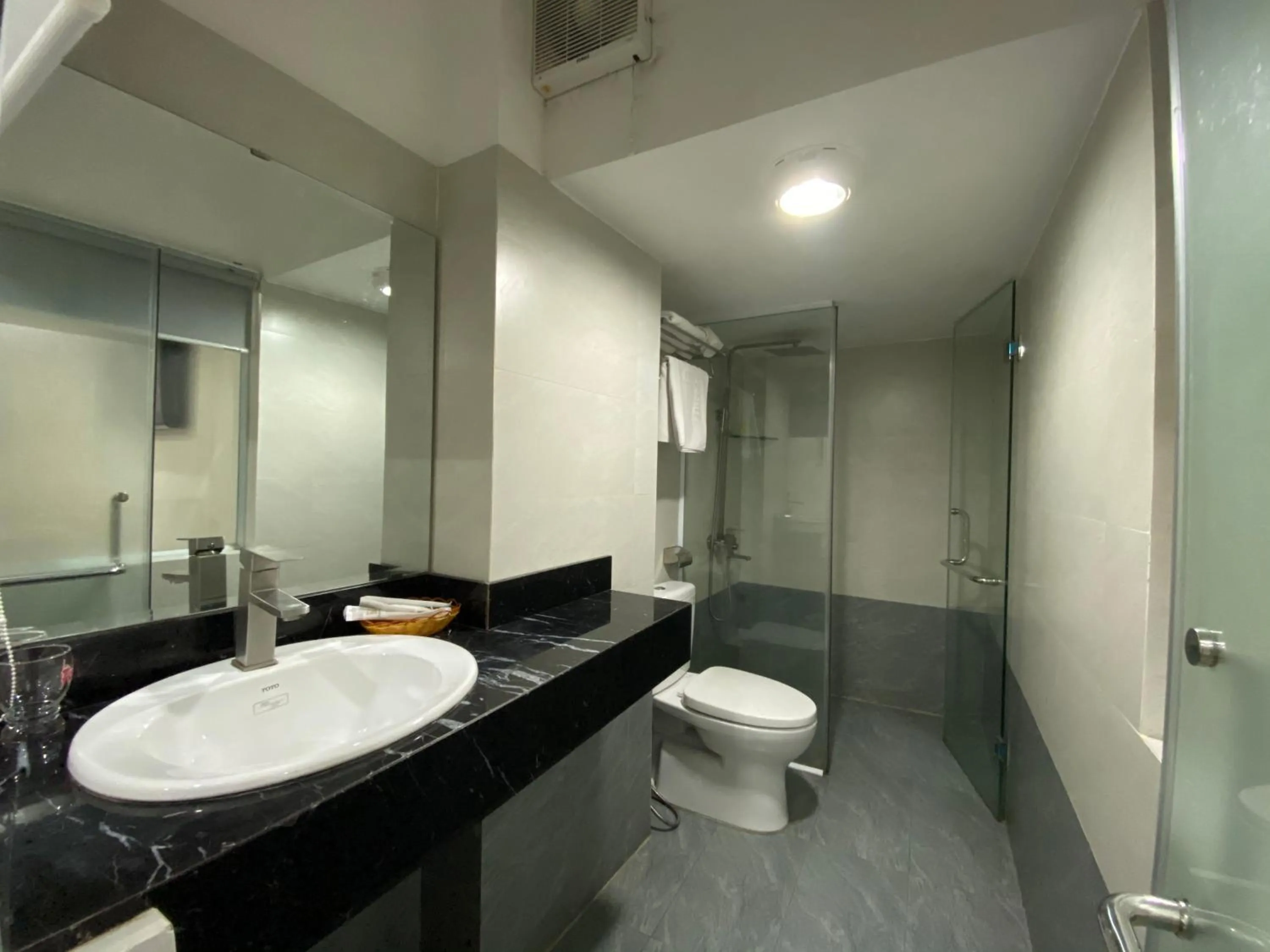 Bathroom in Nice Hue Hotel