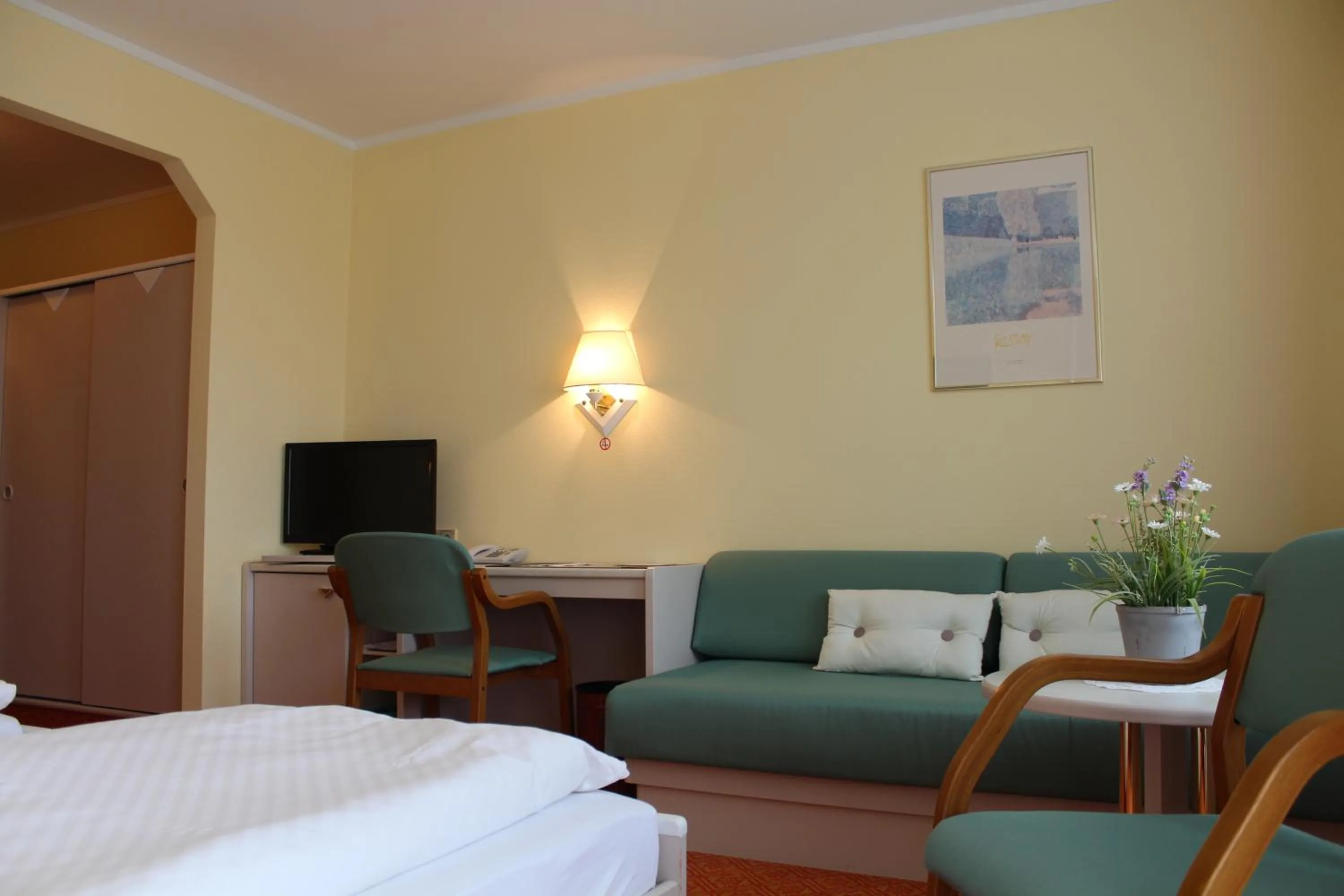 Bedroom, Bed in Landgasthof Hotel Muhr