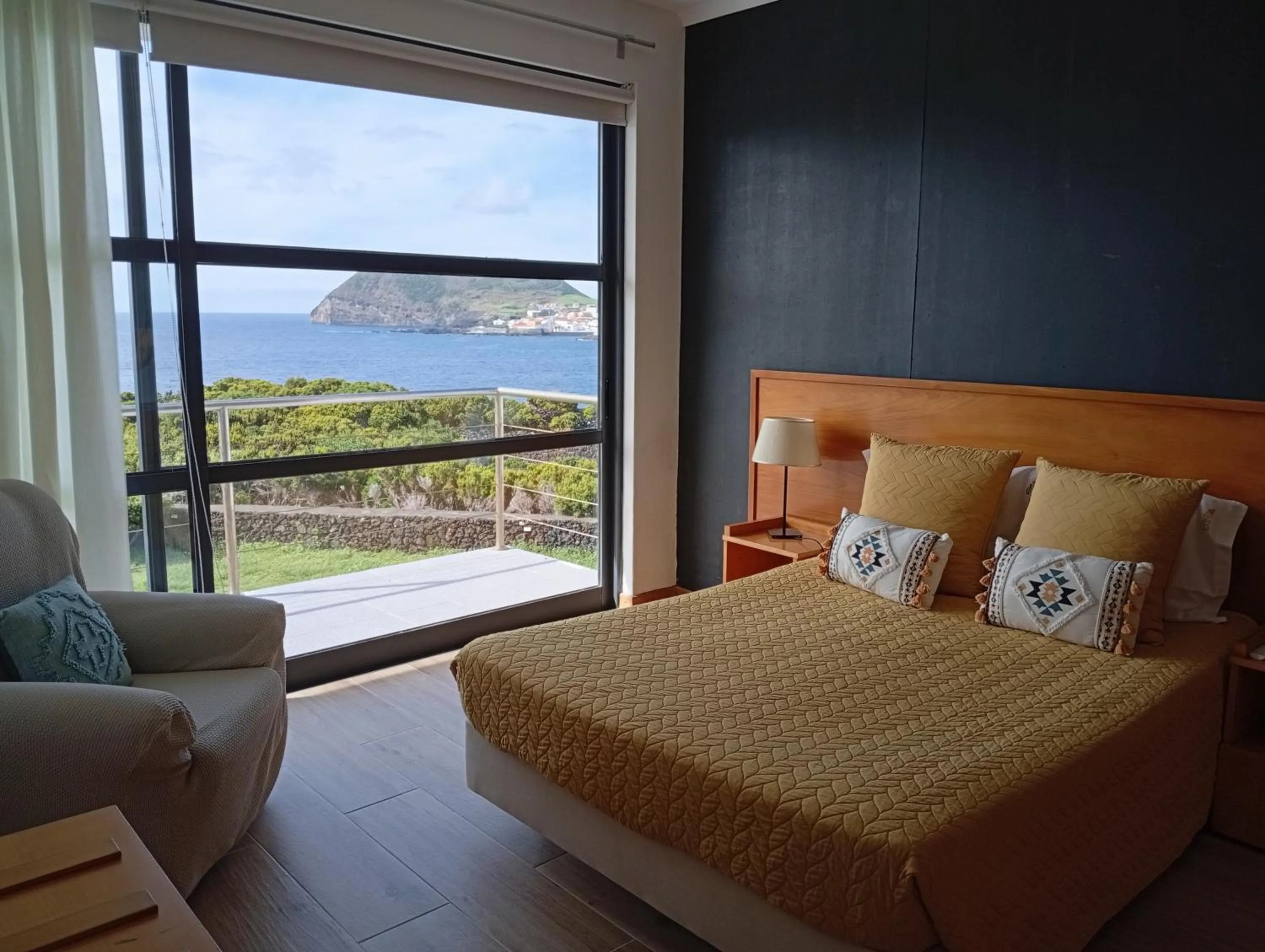 Bedroom, Bed in Cantinho das Buganvilias AT****