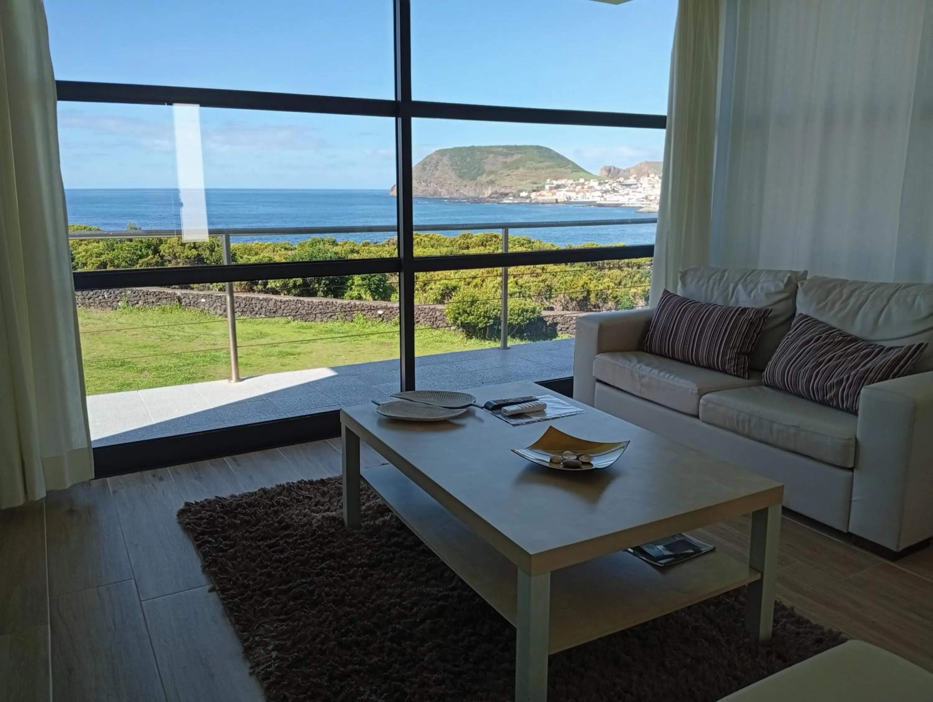 Living room in Cantinho das Buganvilias AT****