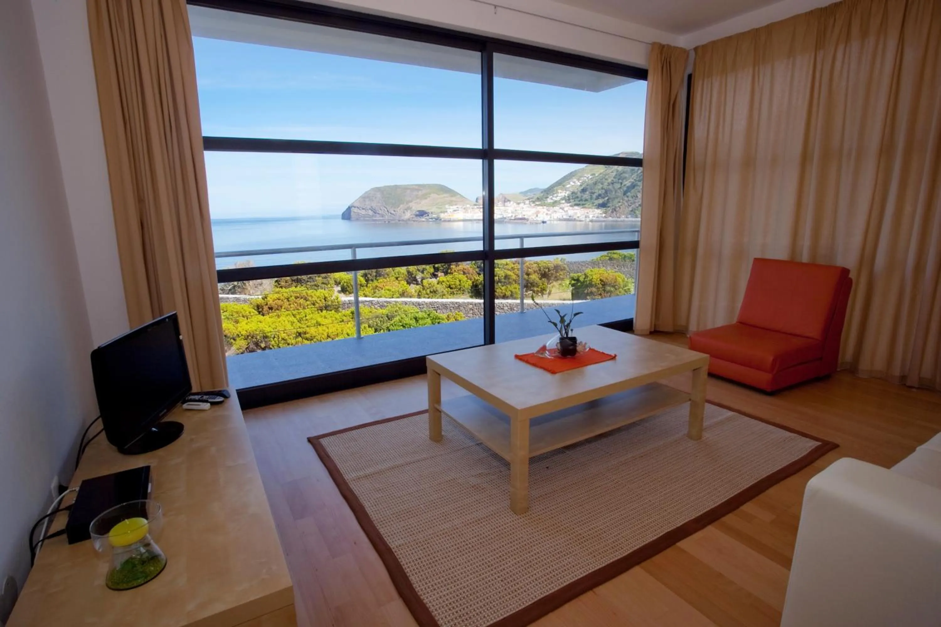 Living room in Cantinho das Buganvilias AT****