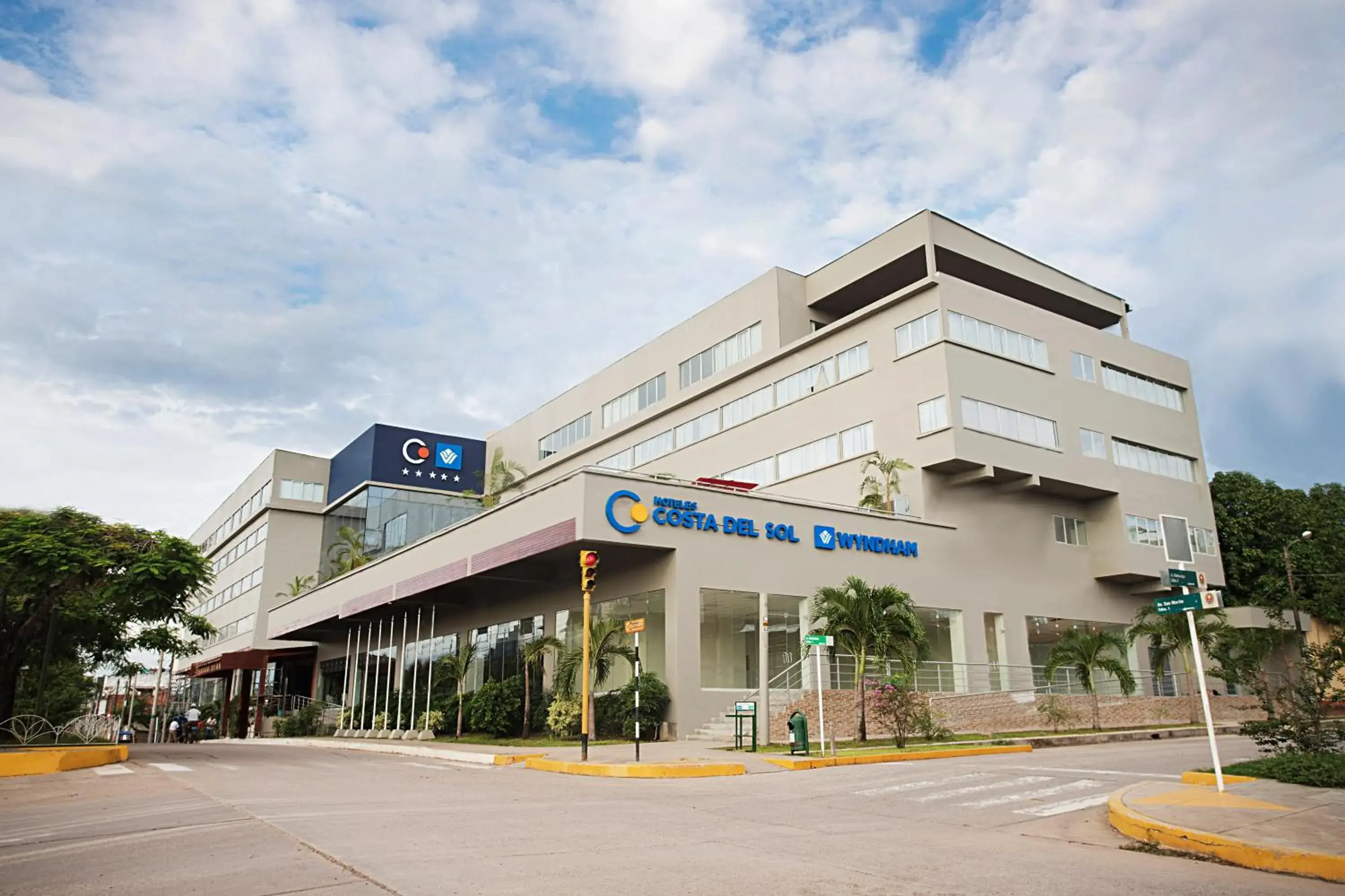Property building in Wyndham Costa del Sol Pucallpa Property building in Wyndham Costa del Sol Pucallpa