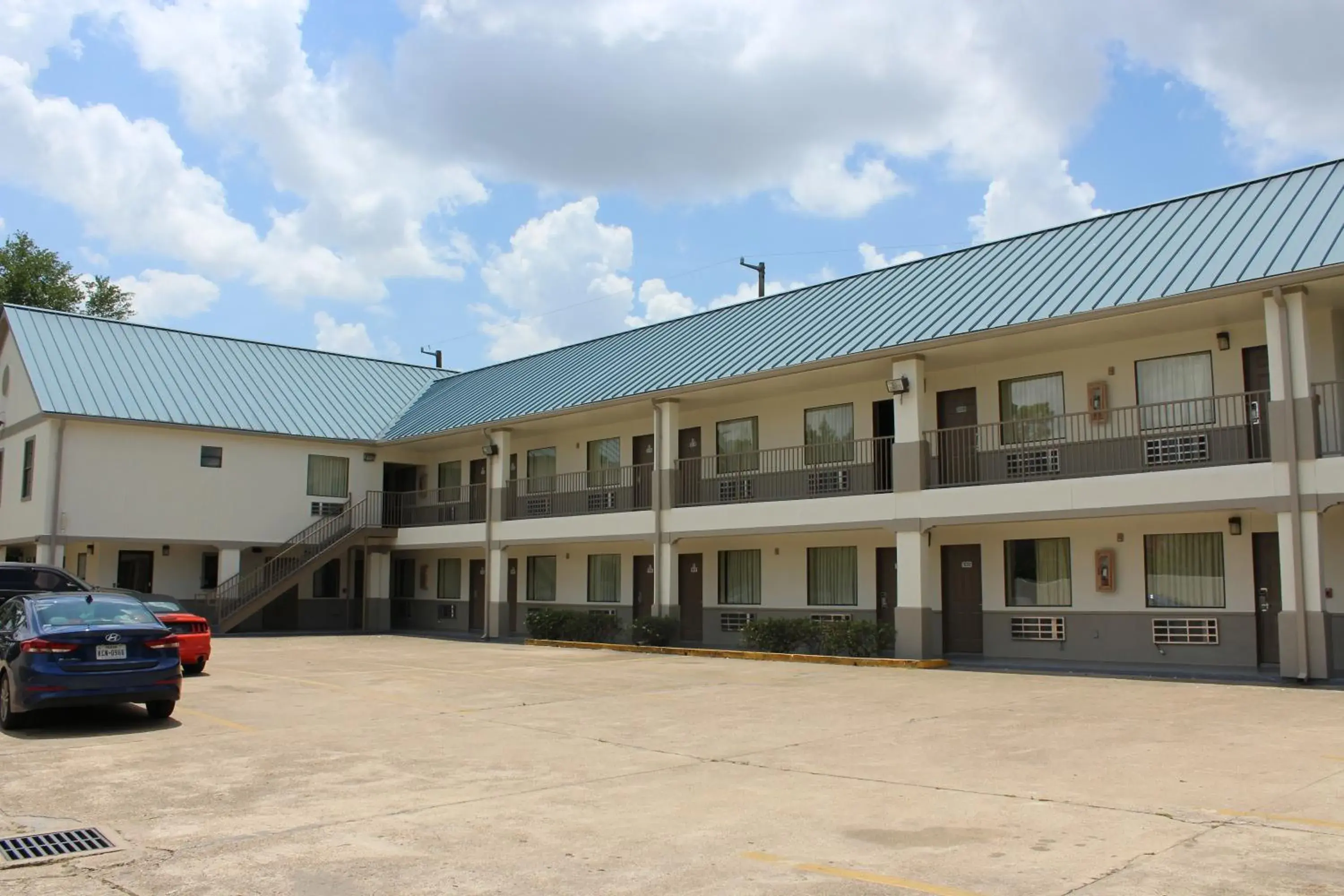 Property building in Scottish Inns Westcott Street Property building in Scottish Inns Westcott Street