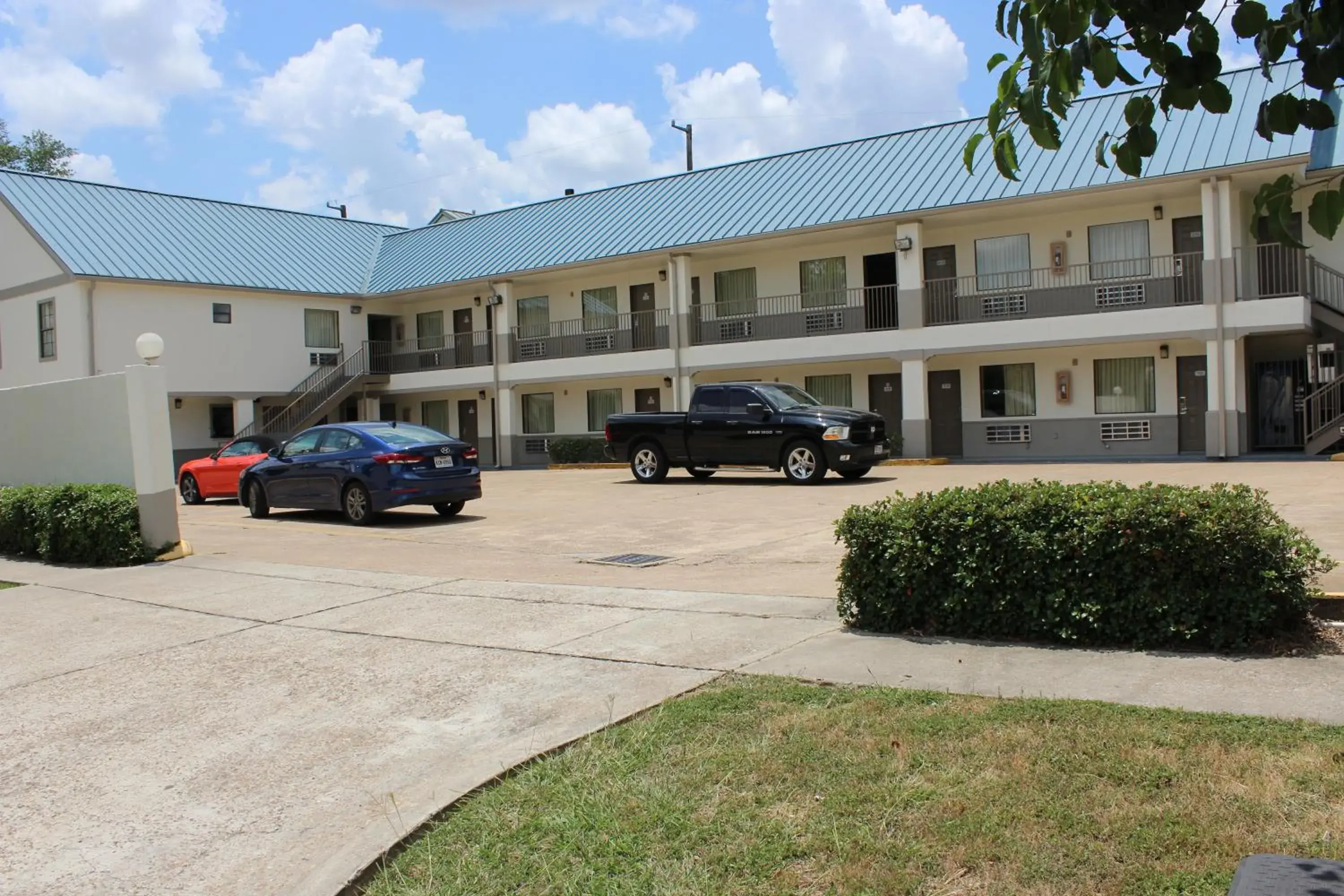 Property building in Scottish Inns Westcott Street Property building in Scottish Inns Westcott Street
