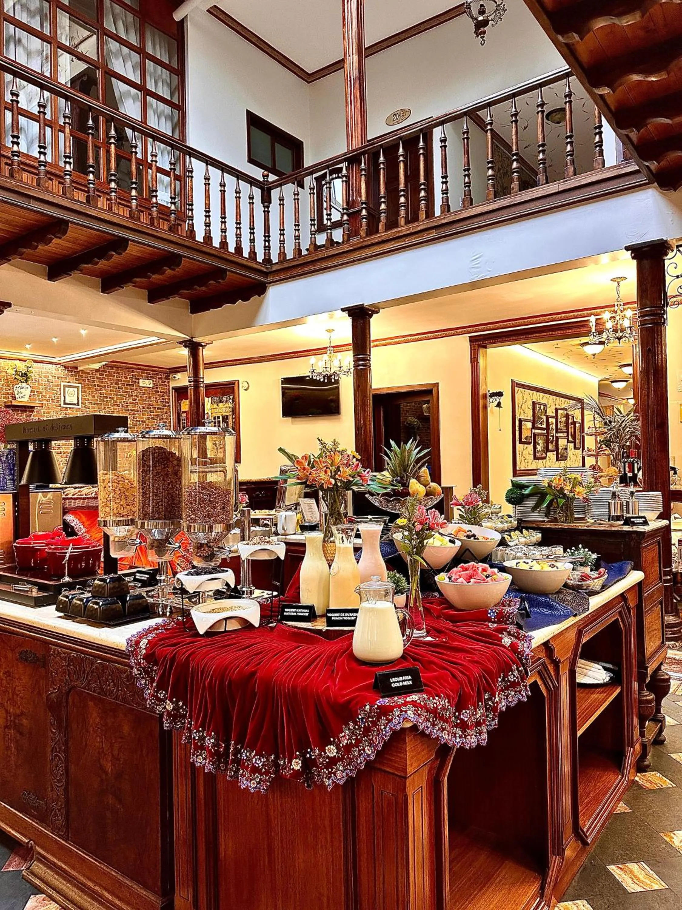 Restaurant/places to eat in San Juan Hotel