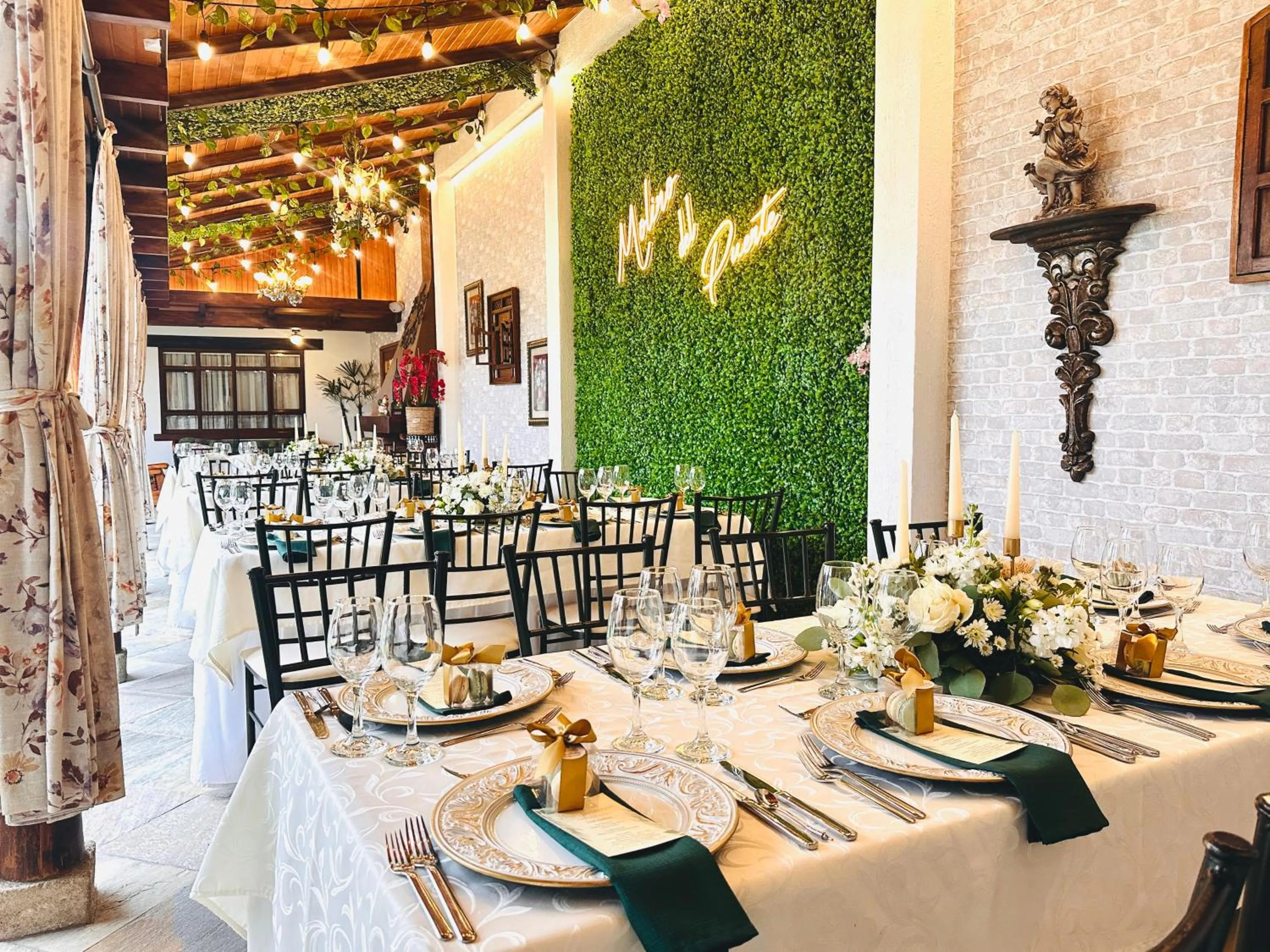 Restaurant/places to eat in San Juan Hotel