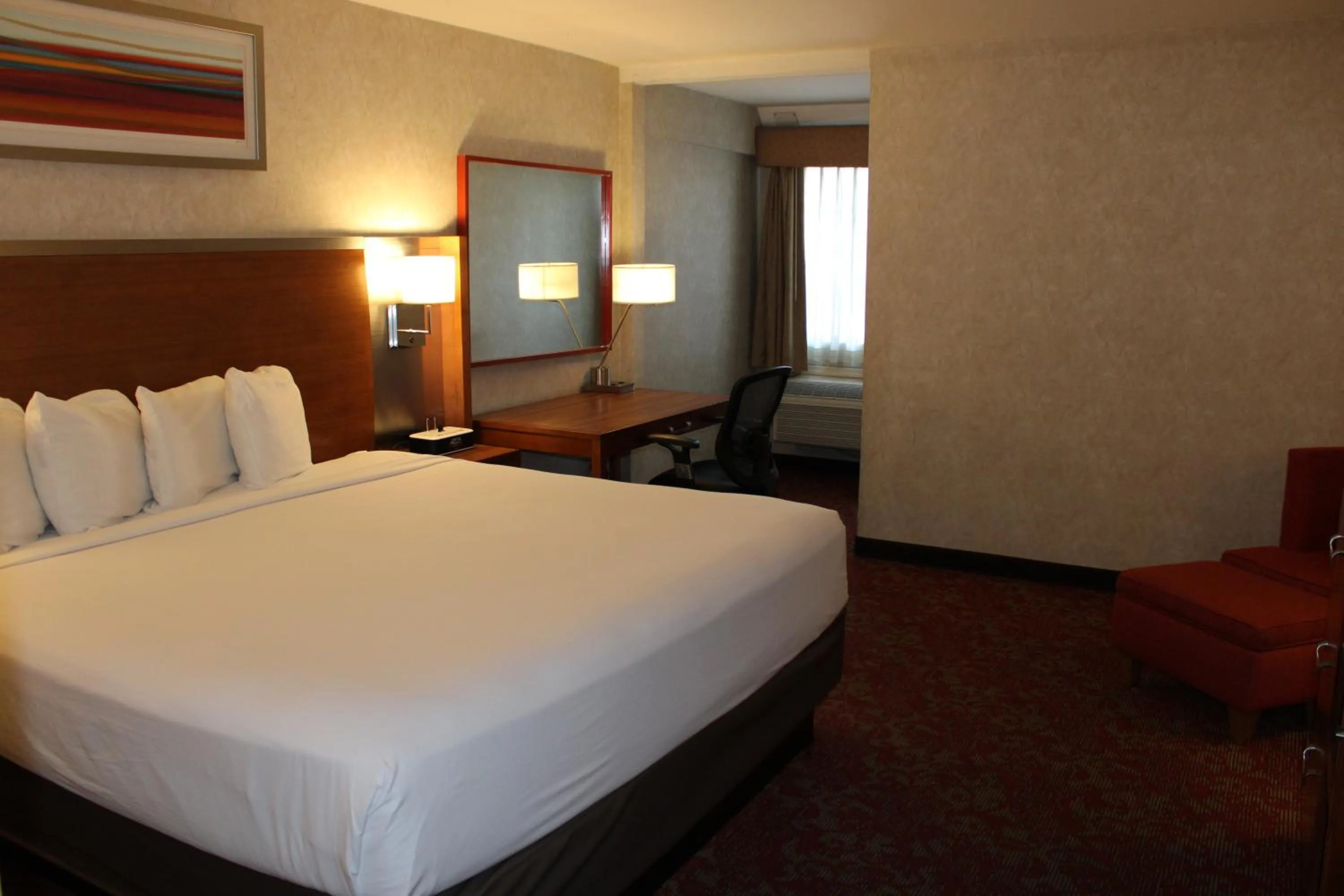 Bed in Clarion Hotel Bakersfield North