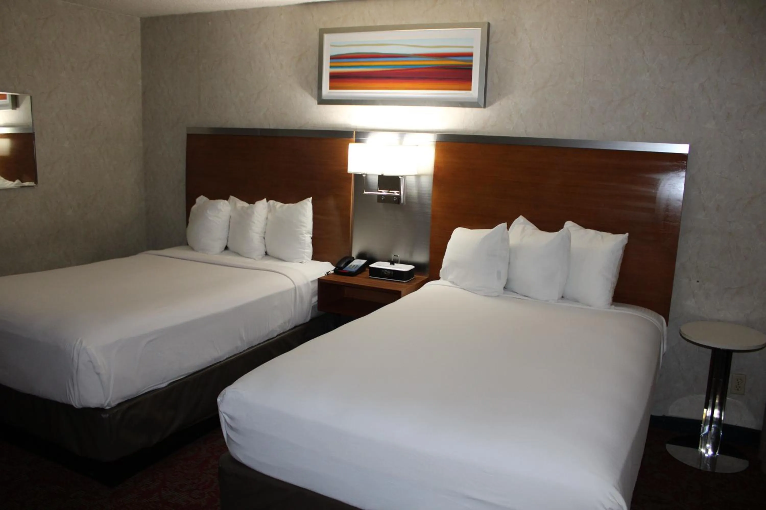 Bed in Clarion Hotel Bakersfield North