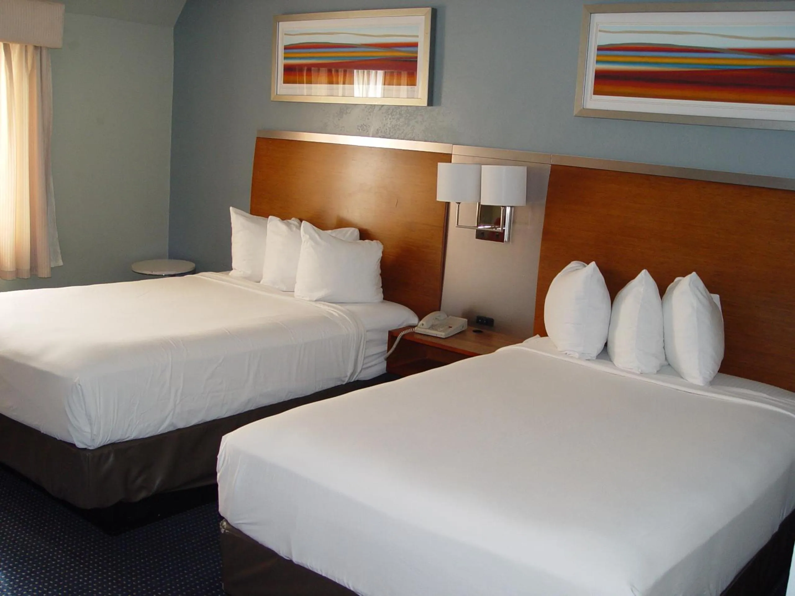 Bedroom, Bed in Clarion Hotel Bakersfield North