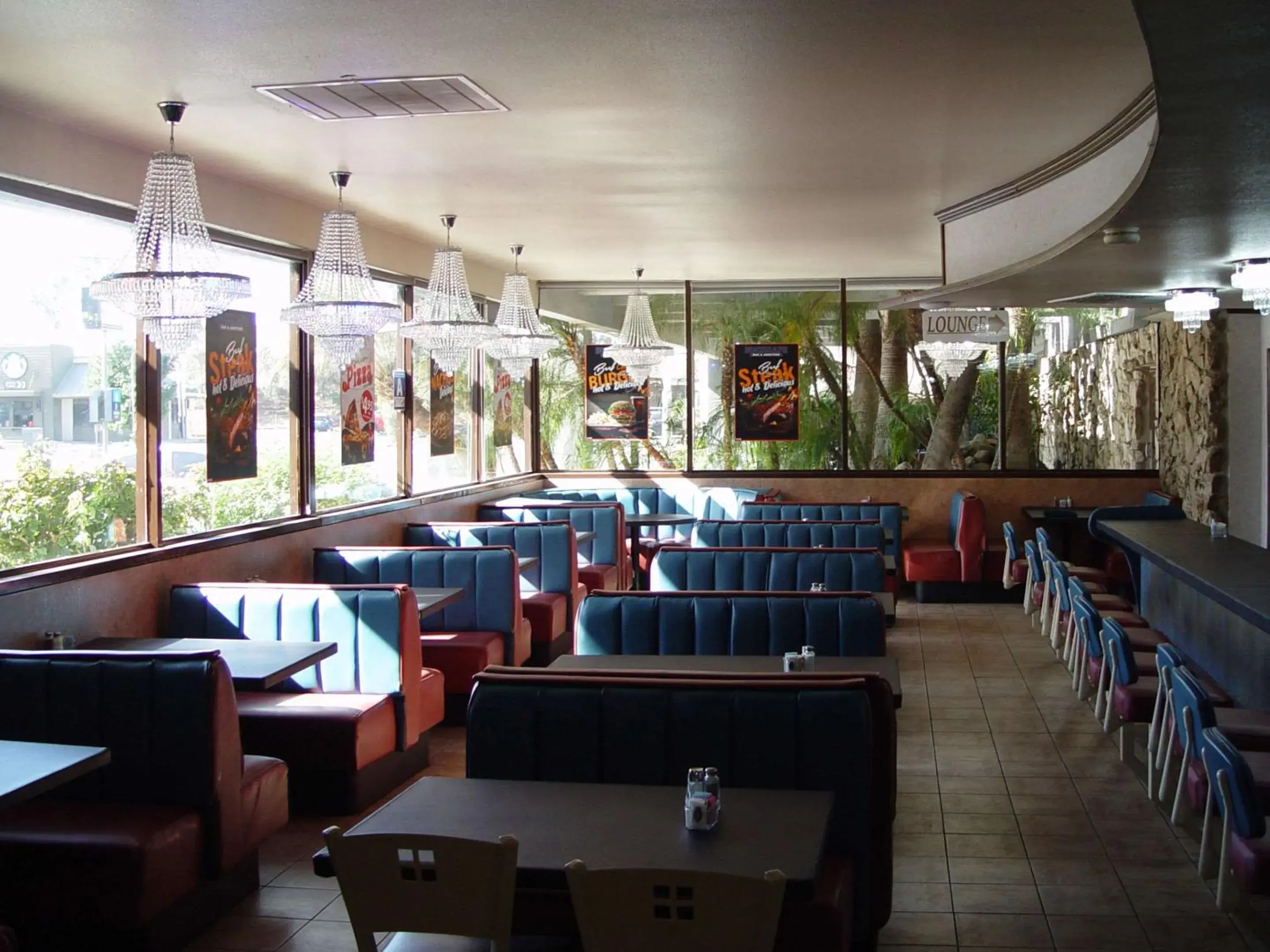 Restaurant/places to eat in Clarion Hotel Bakersfield North Restaurant/places to eat in Clarion Hotel Bakersfield North