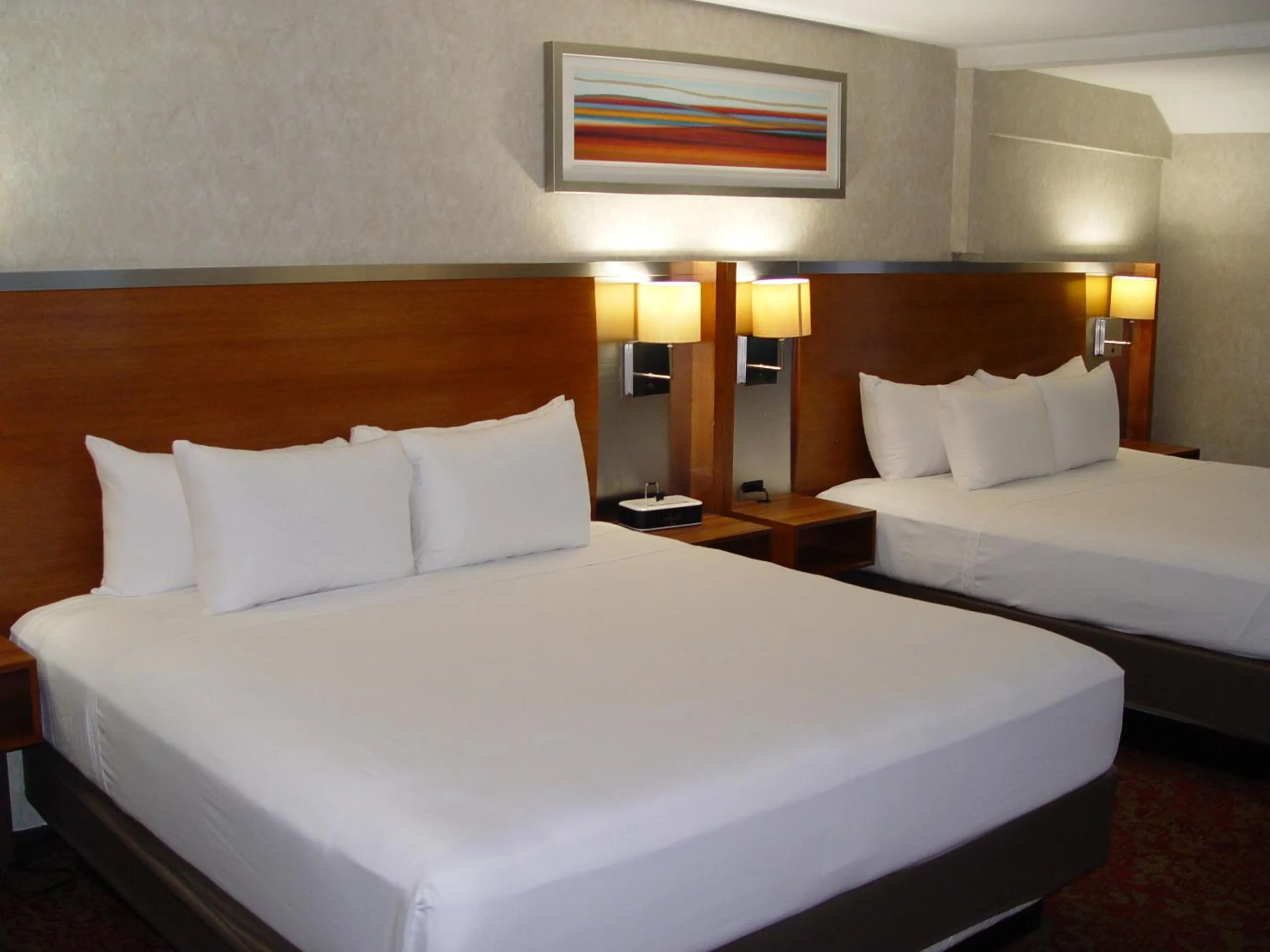 Bed in Clarion Hotel Bakersfield North