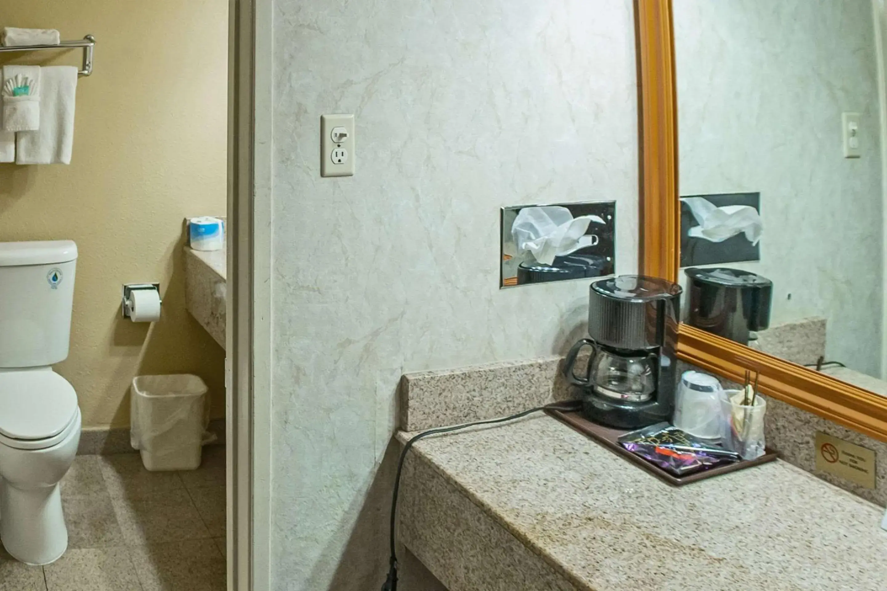 Bedroom in Duniya Hotel Bedroom in Duniya Hotel