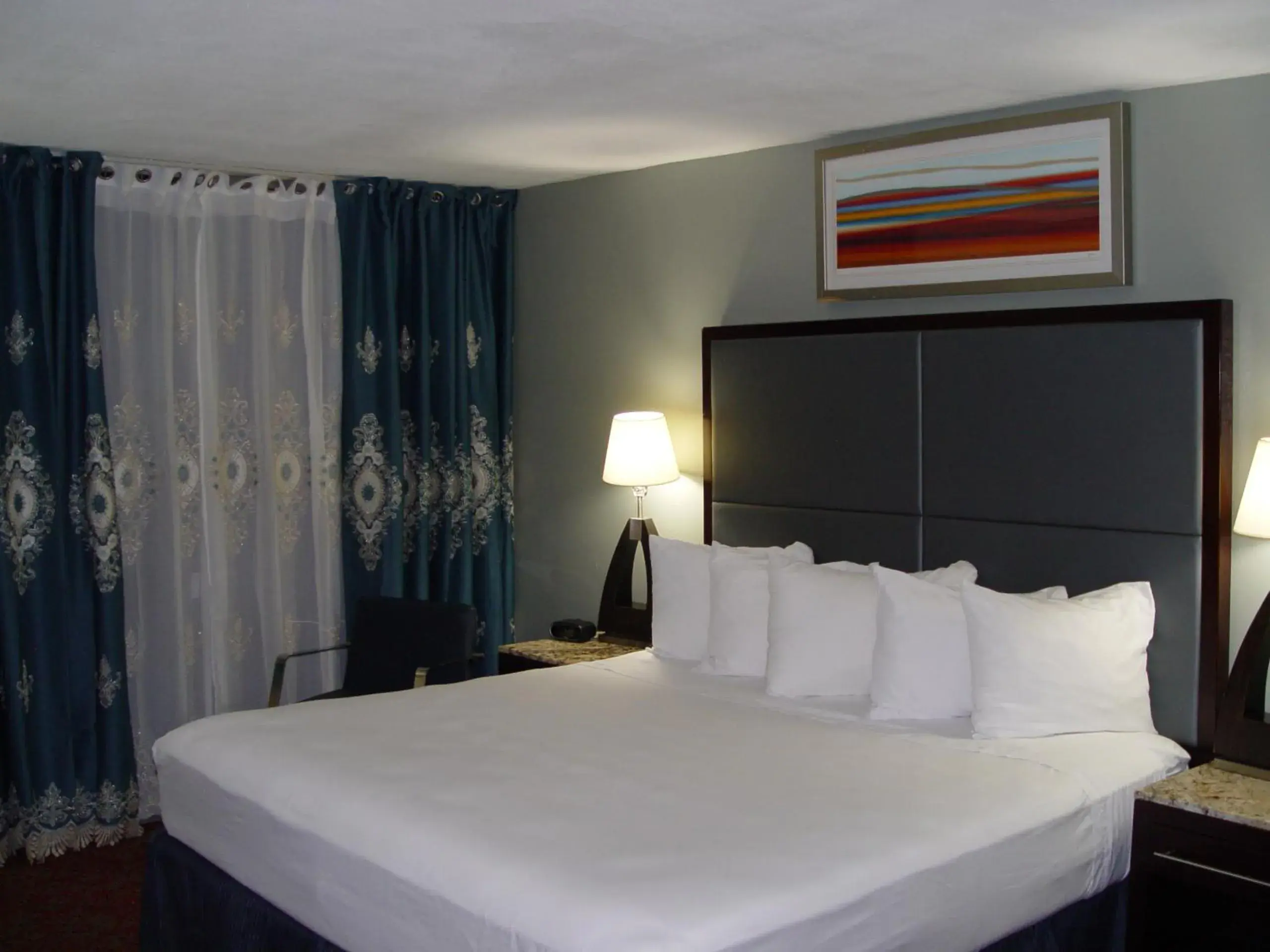 King Room - Non Smoking in Clarion Hotel Bakersfield North King Room - Non Smoking in Clarion Hotel Bakersfield North