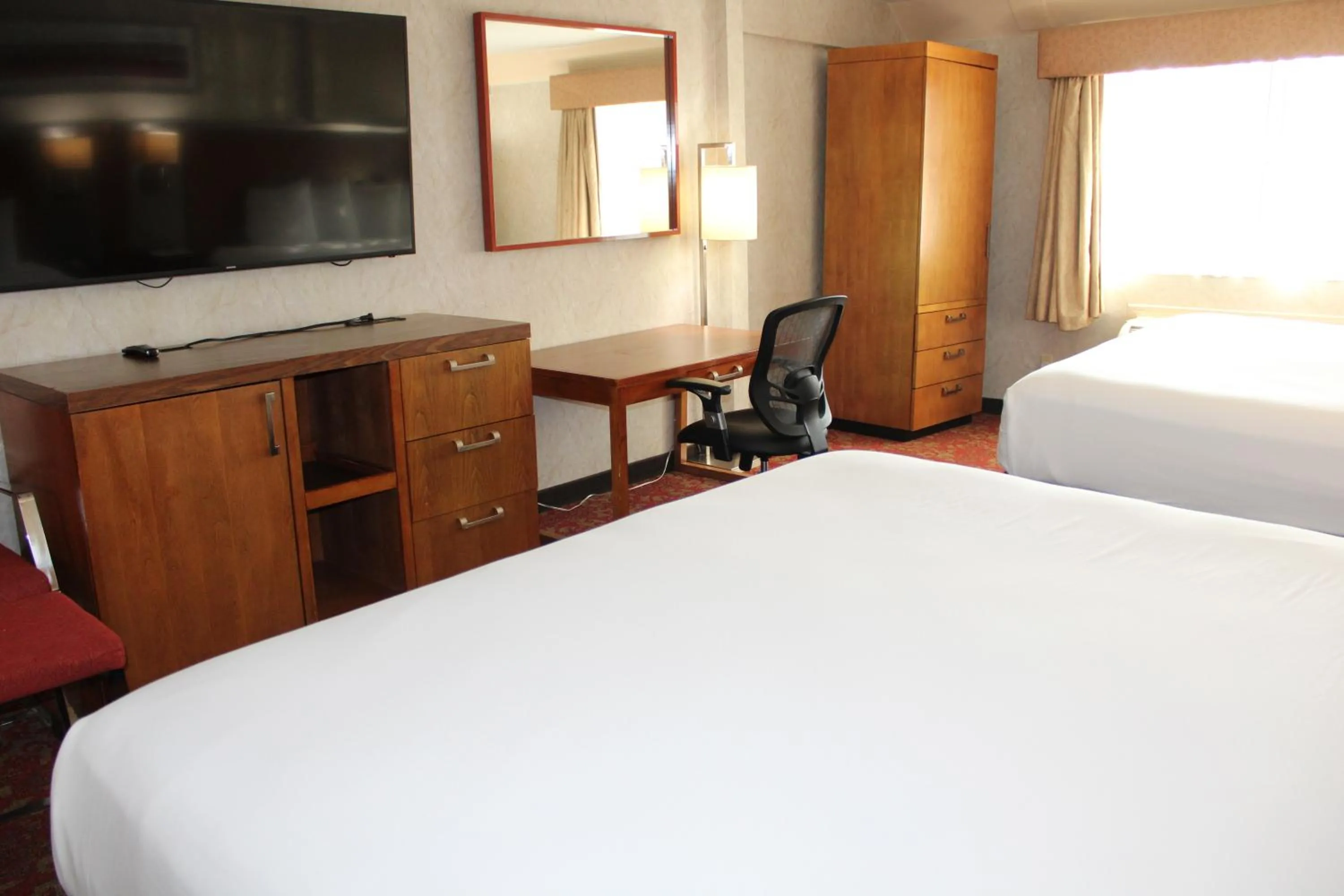 Bedroom, Bed in Clarion Hotel Bakersfield North