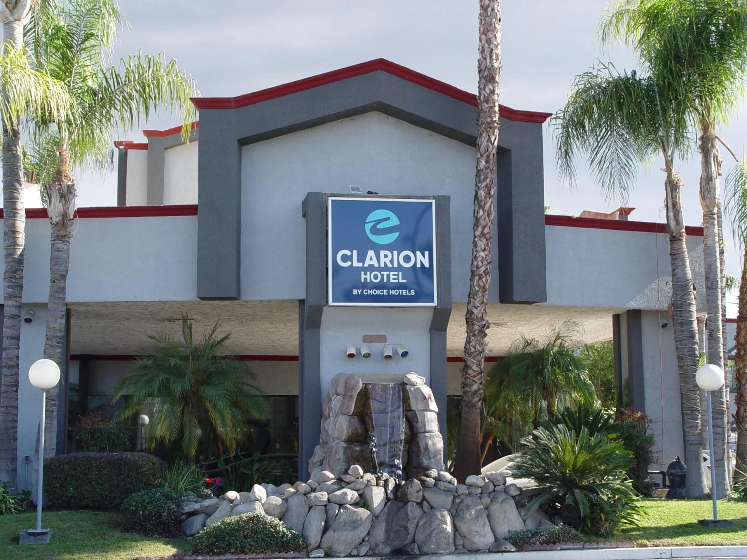 Logo/Certificate/Sign in Clarion Hotel Bakersfield North