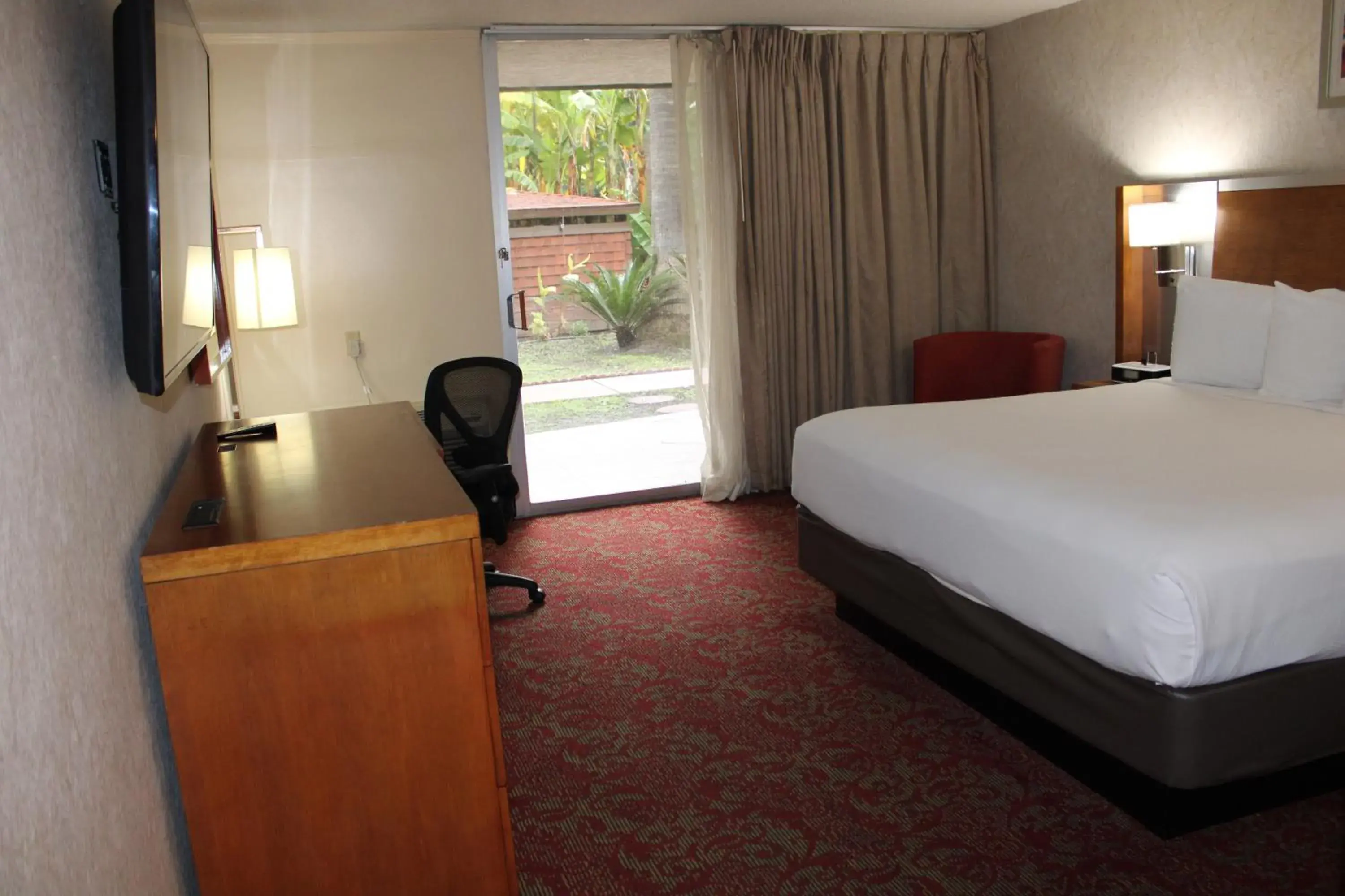 hair dresser, Bed in Duniya Hotel hair dresser, Bed in Duniya Hotel