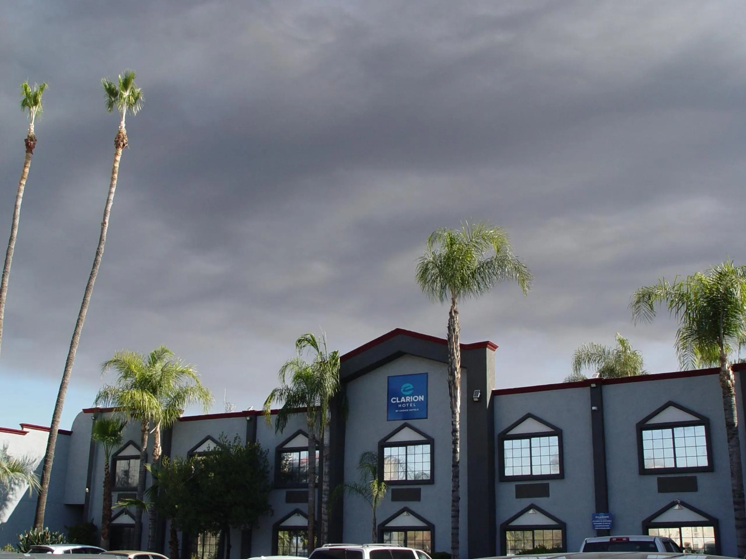 Property building in Clarion Hotel Bakersfield North