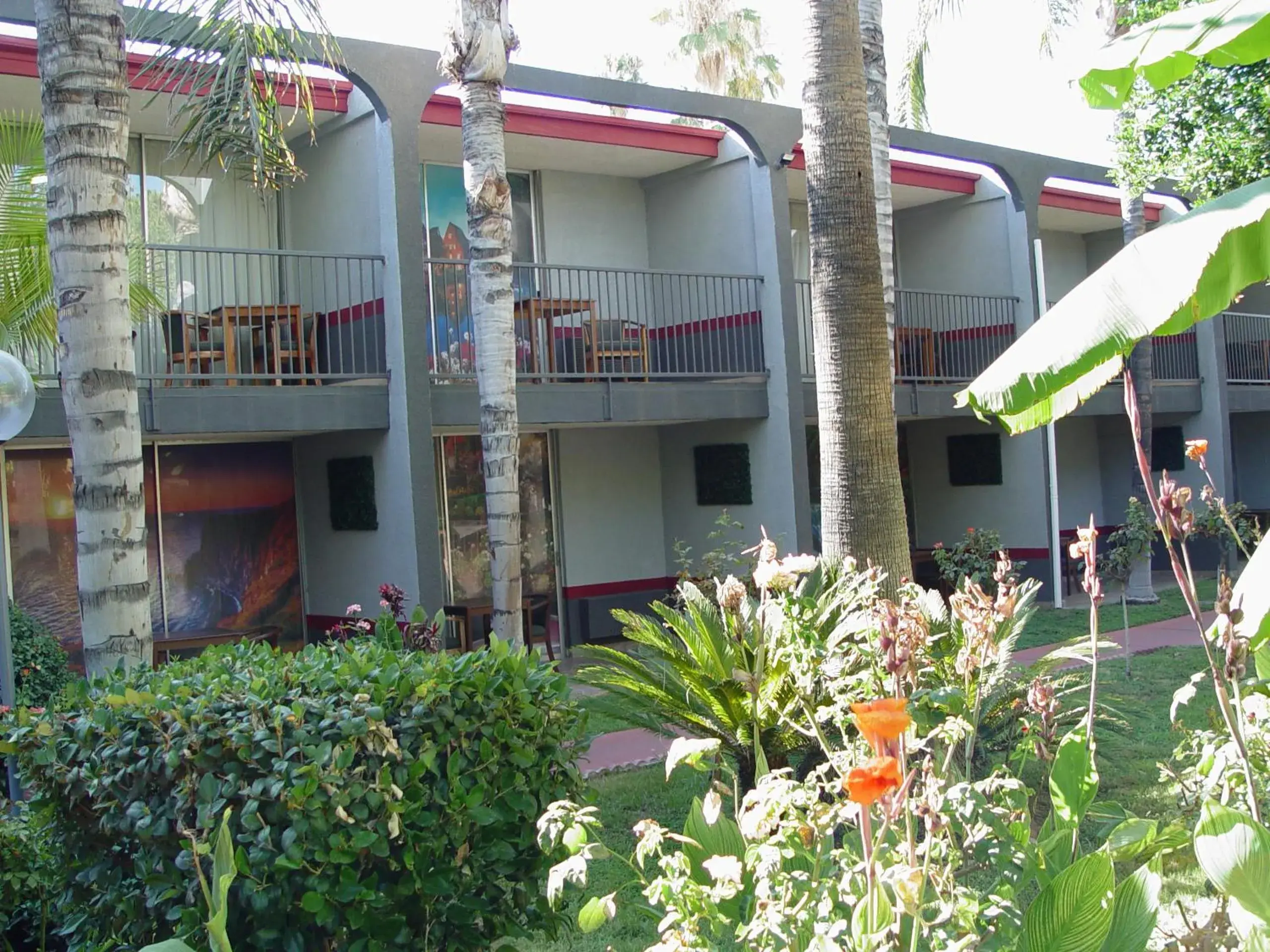 Property building in Clarion Hotel Bakersfield North Property building in Clarion Hotel Bakersfield North