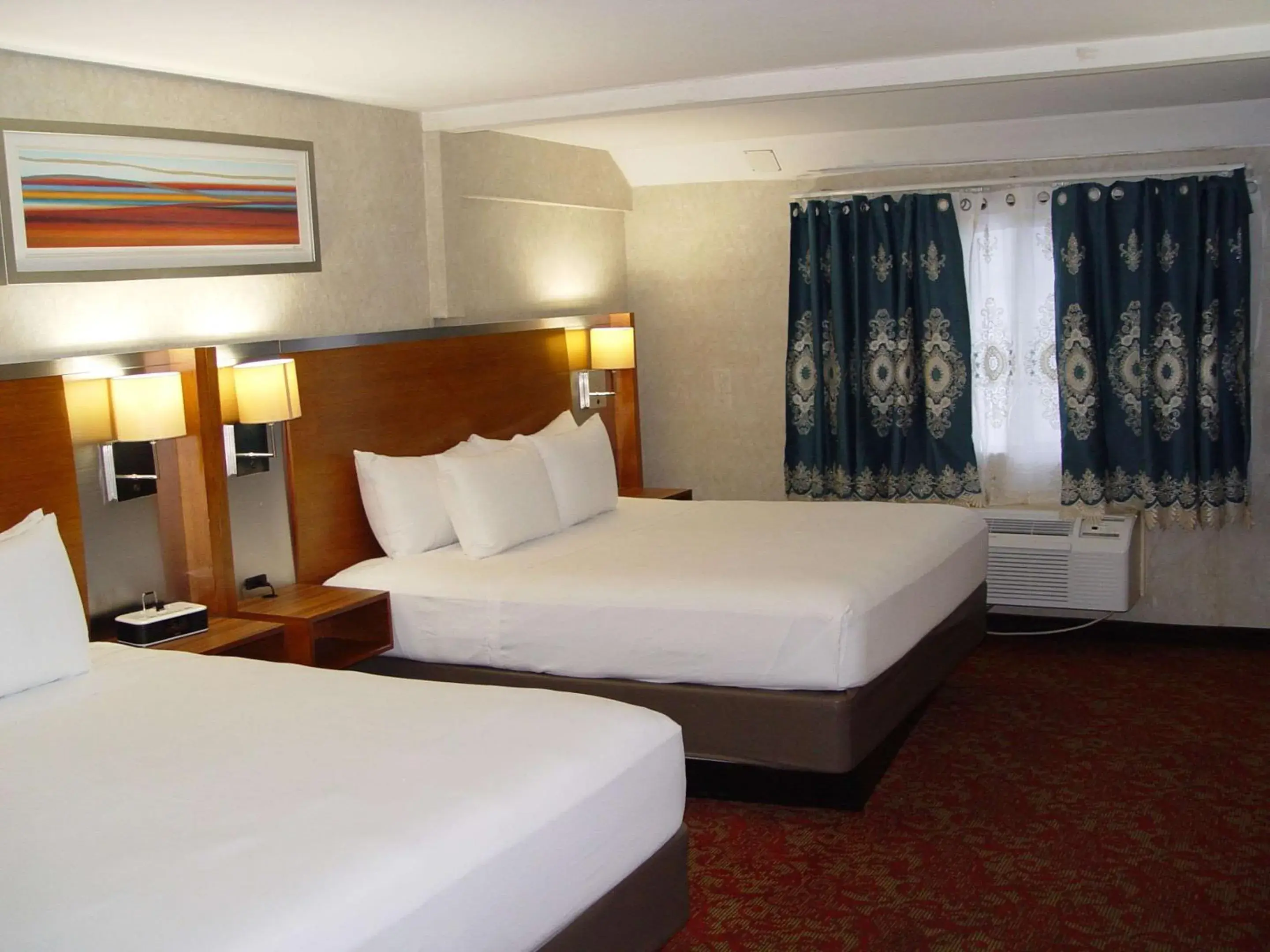 Bedroom, Bed in Clarion Hotel Bakersfield North Bedroom, Bed in Clarion Hotel Bakersfield North