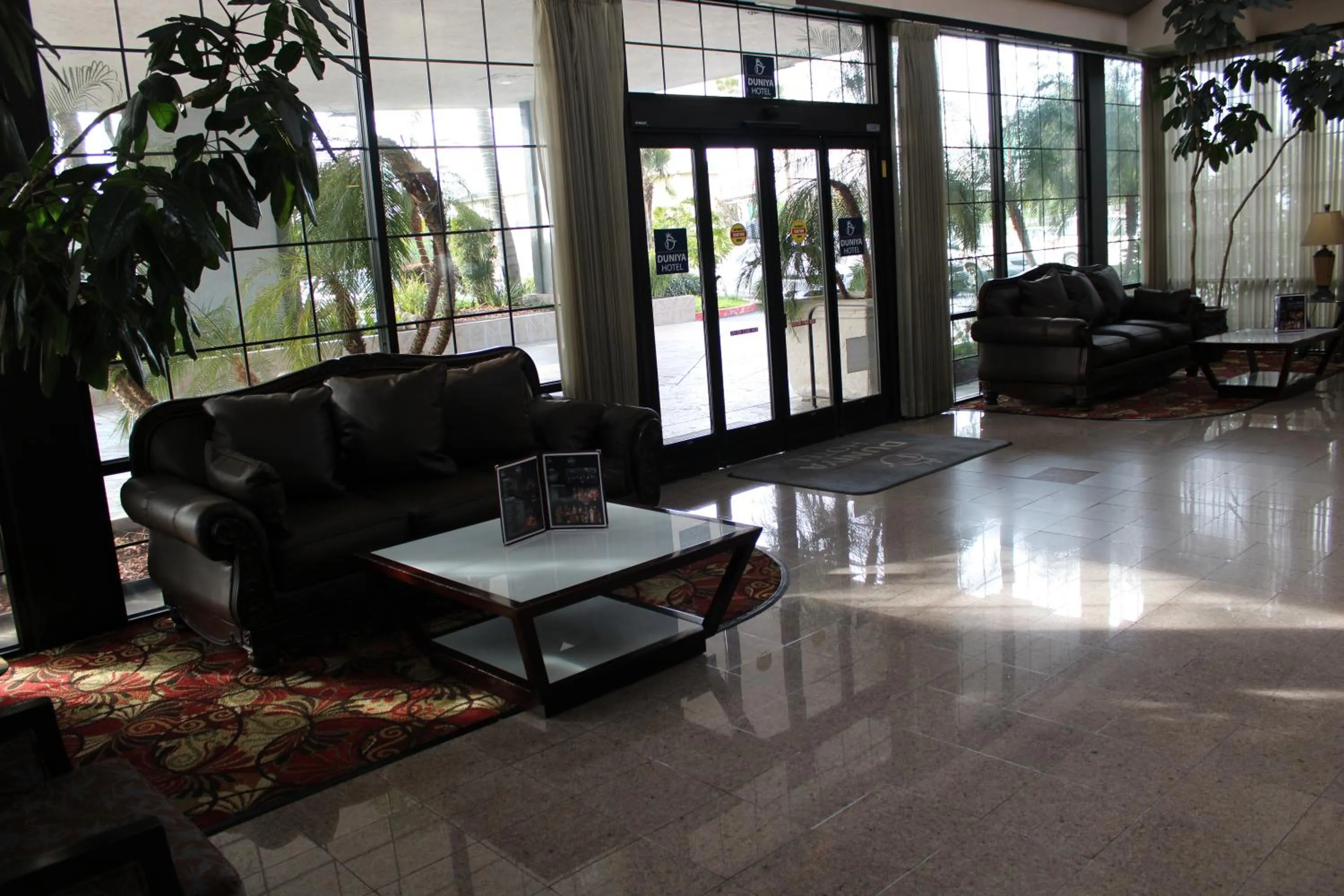 Lobby or reception in Clarion Hotel Bakersfield North