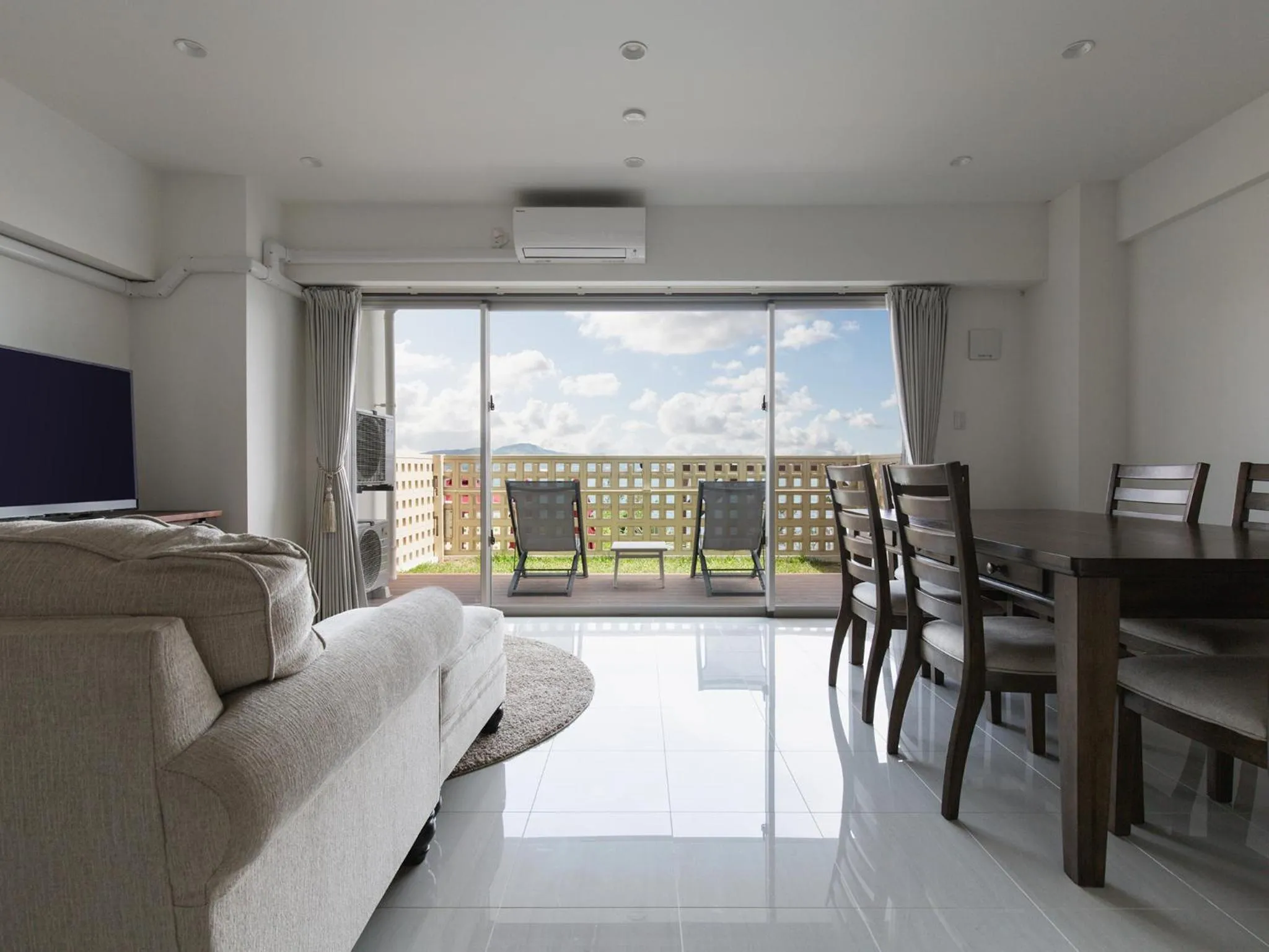 Hideout Okinawa Uruma