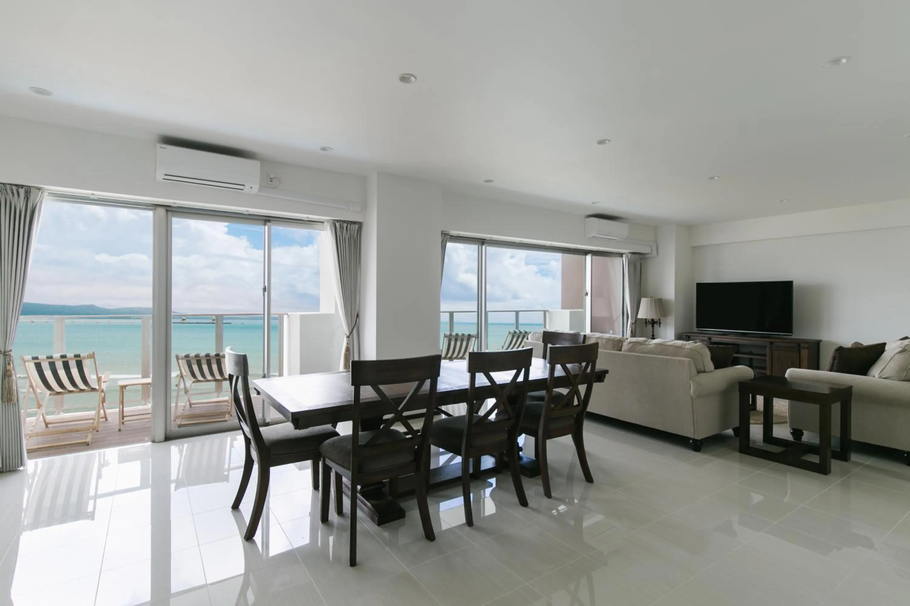 Dining area in Hideout Okinawa Uruma