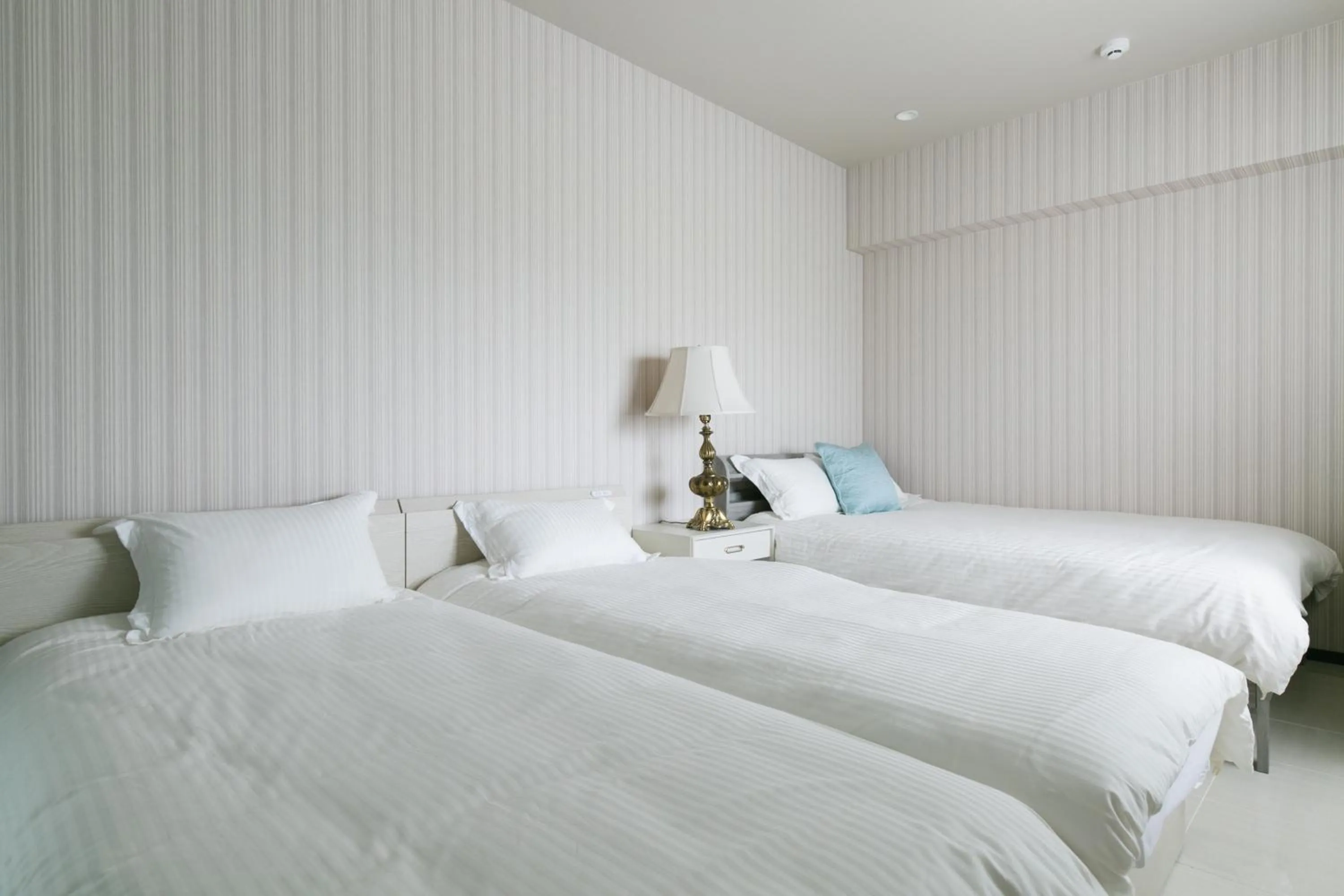 Bedroom, Bed in Hideout Okinawa Uruma