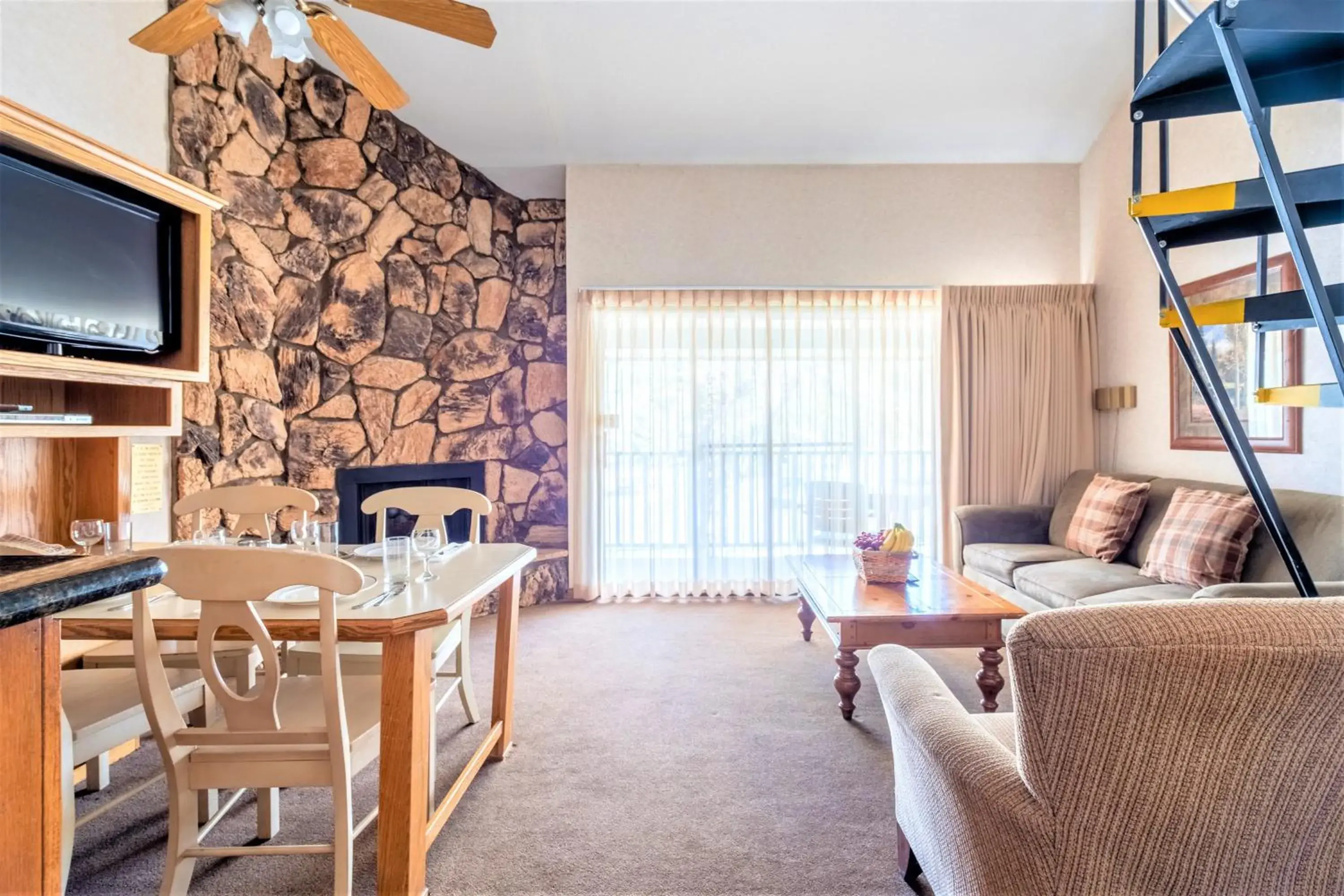 Living room in Lagonita Lodge Living room in Lagonita Lodge