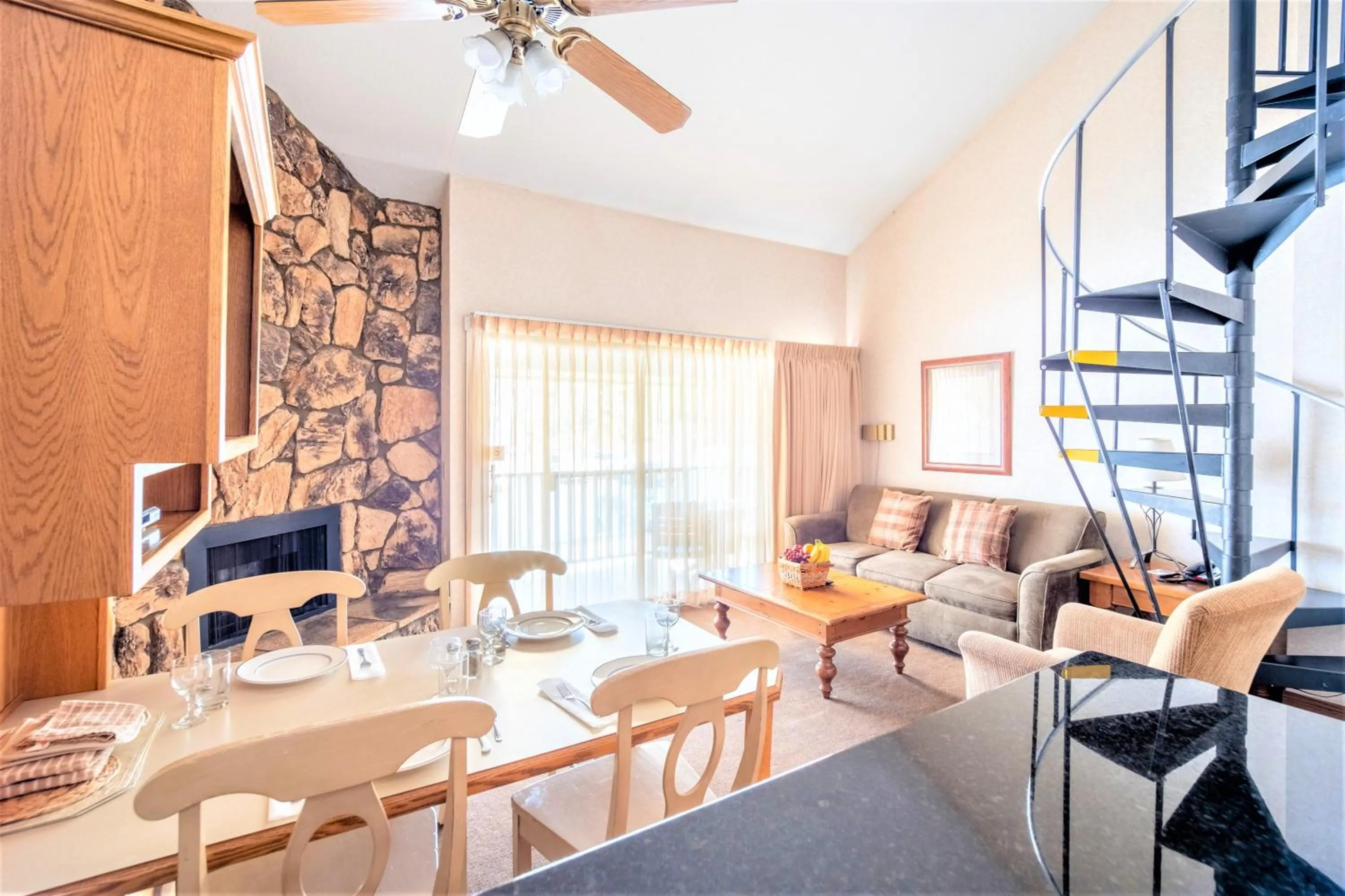 Seating area in Lagonita Lodge