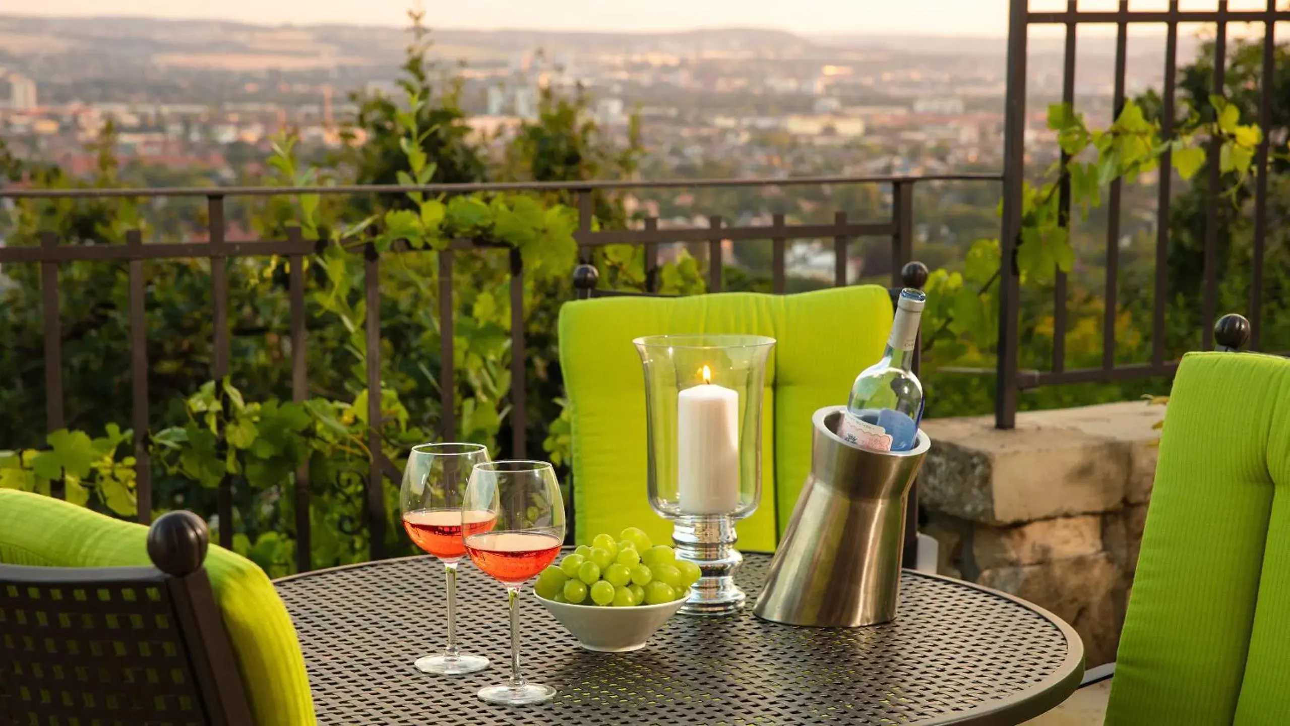 Traumhafte Ferienwohnung im Luisenhof Traumhafte Ferienwohnung im Luisenhof