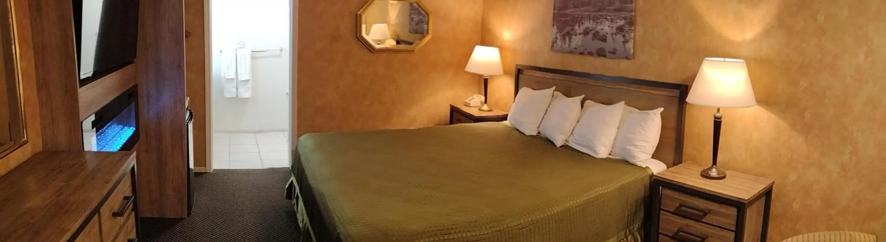 Coffee/tea facilities, Bed in Cedar Lodge Coffee/tea facilities, Bed in Cedar Lodge