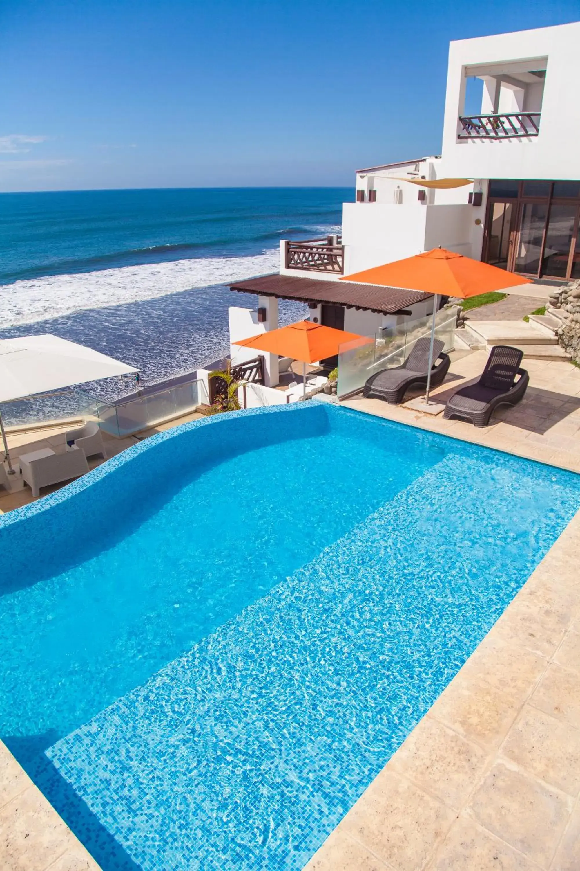 Swimming pool in Hotel Los Farallones Swimming pool in Hotel Los Farallones