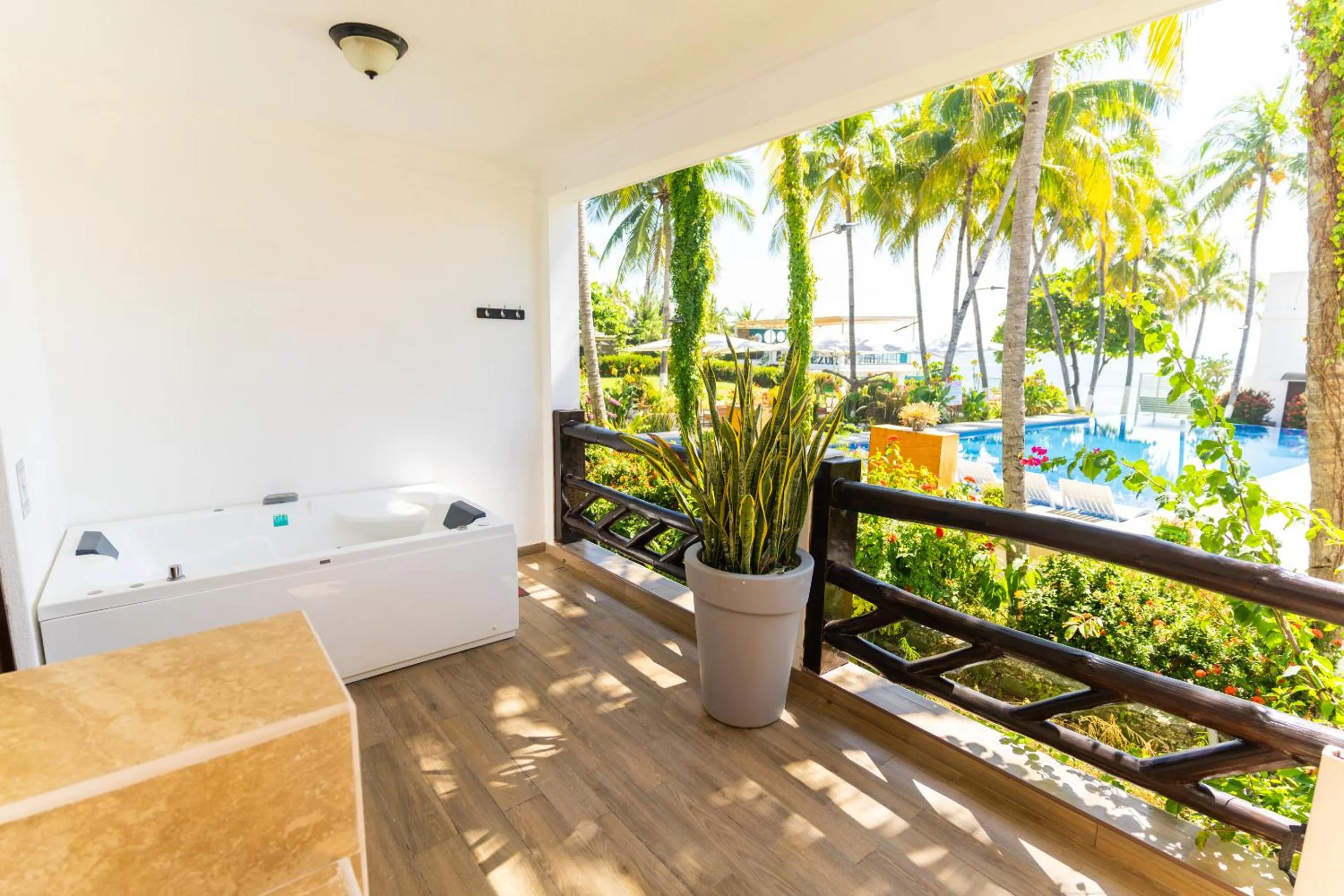 Hot Tub in Hotel Los Farallones