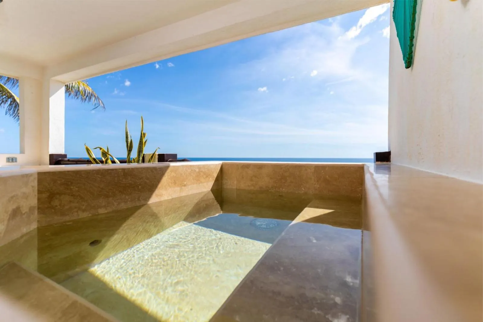 Hot Tub in Hotel Los Farallones