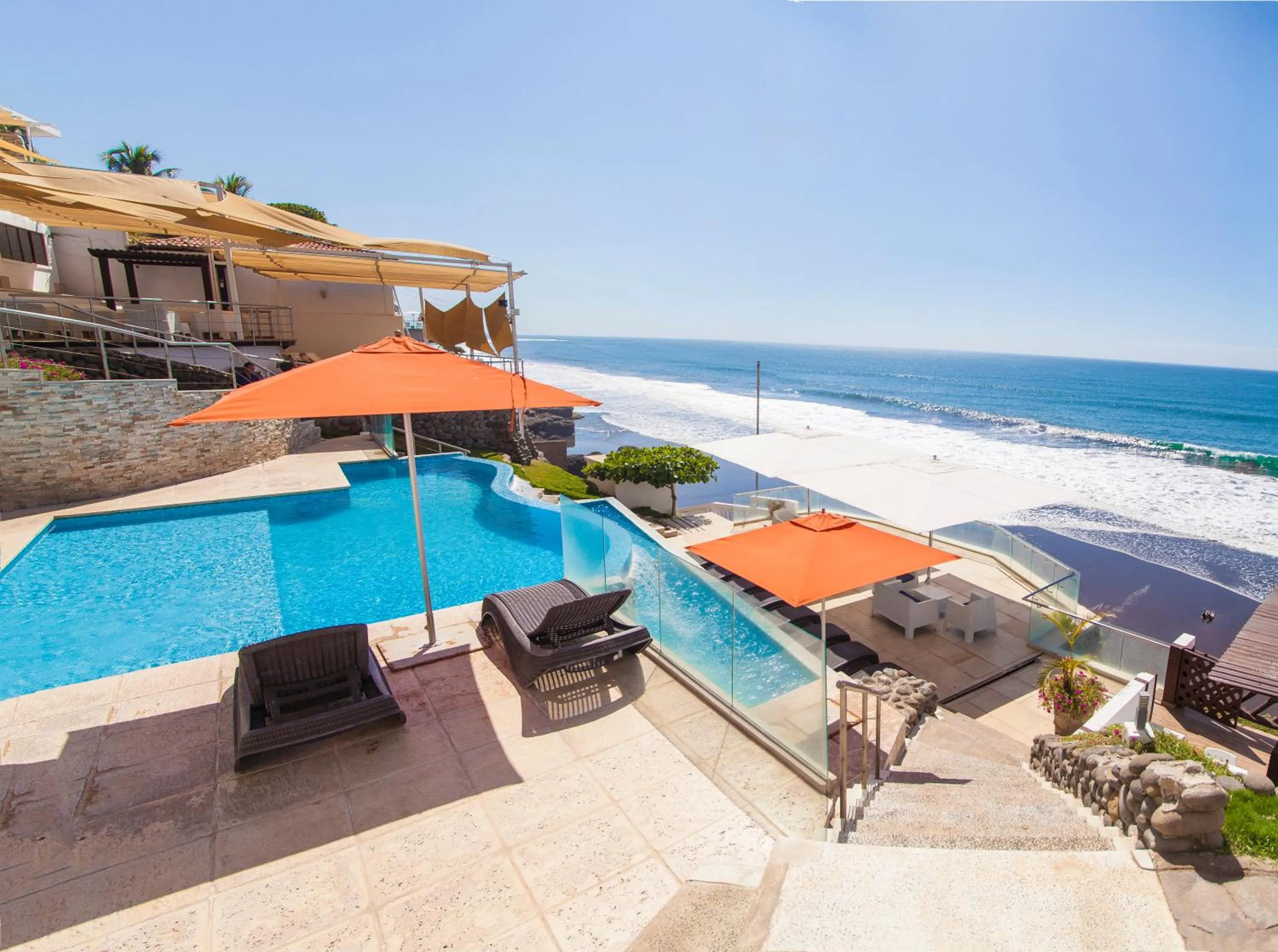 Food and drinks in Hotel Los Farallones