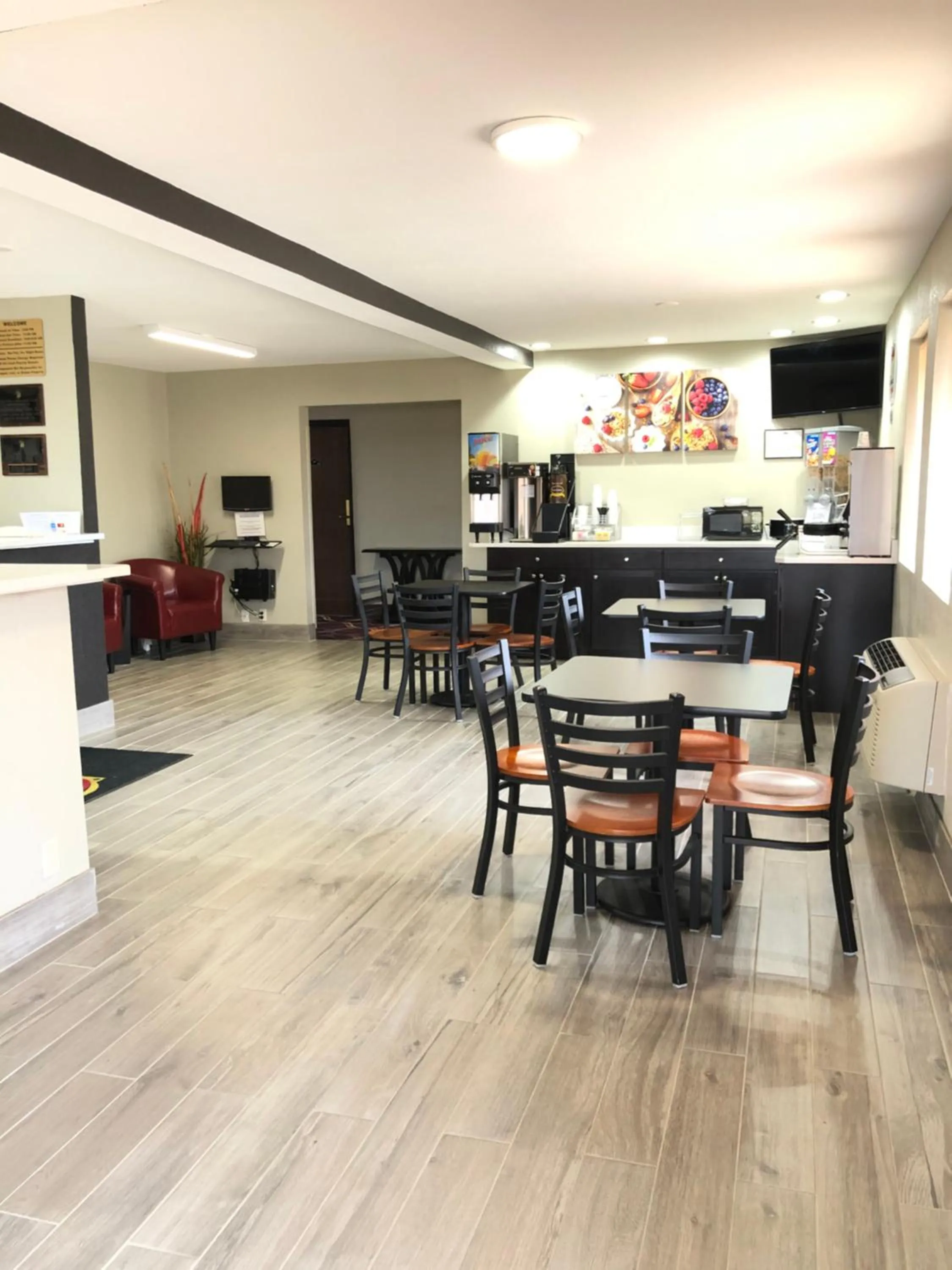 Breakfast in Super 8 by Wyndham Natchitoches