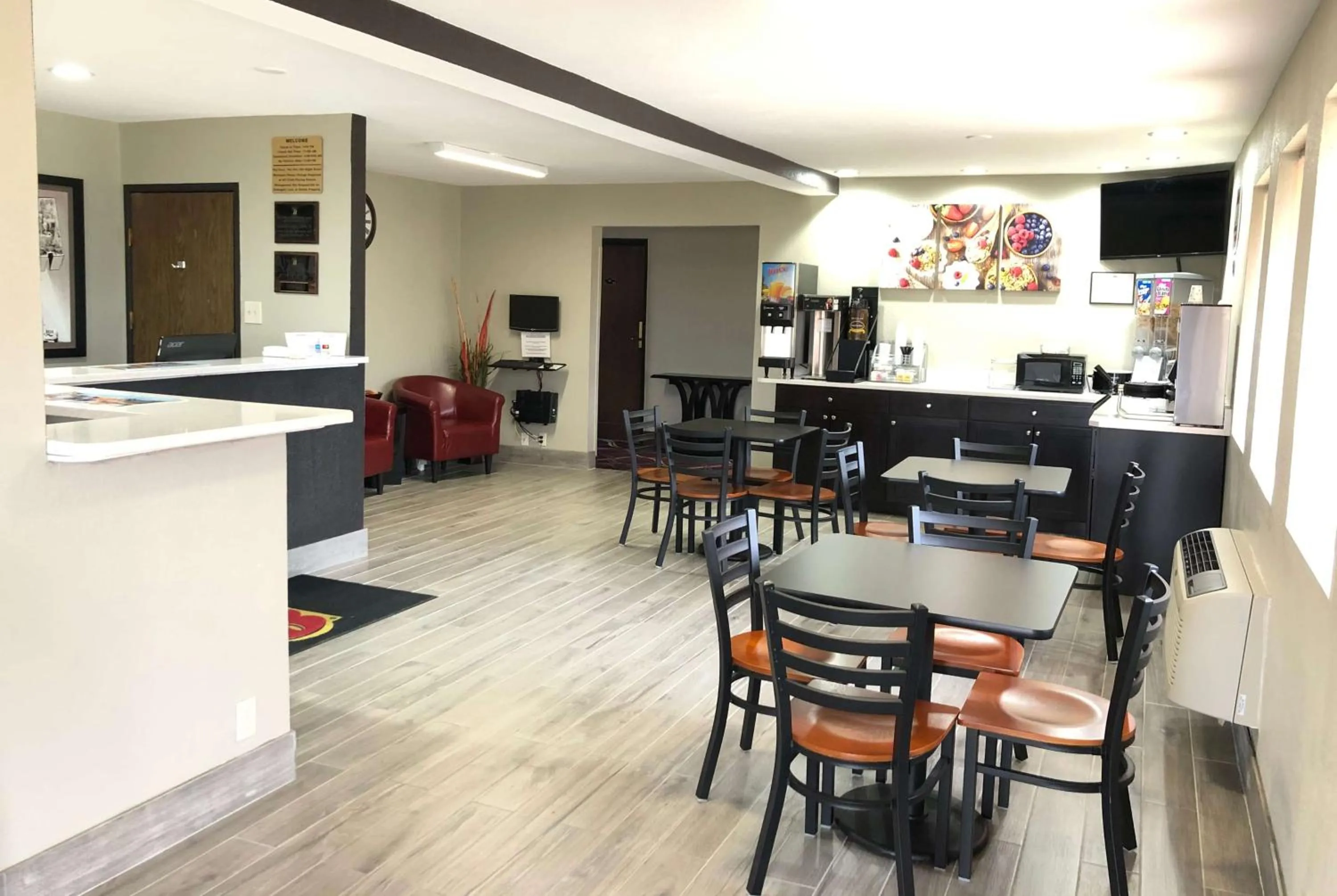 Restaurant/places to eat in Super 8 by Wyndham Natchitoches